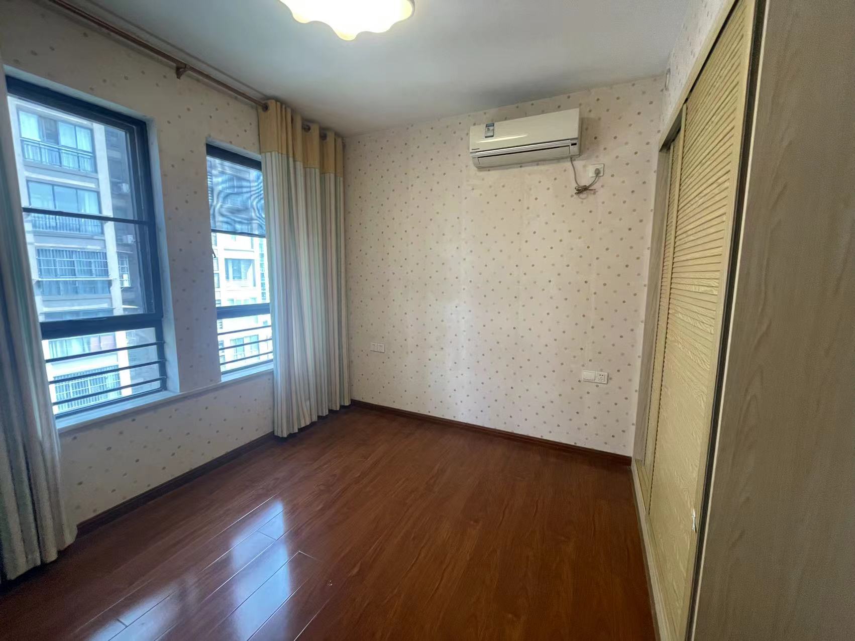 尚格名城香榭丽舍  3室2厅2卫    65.0万 尚格名城香榭丽舍  3室2厅2卫    65.0万室内图