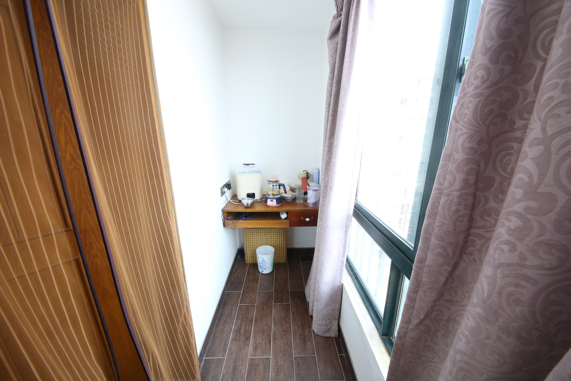东玺门  3室2厅2卫   130.00万阳台
