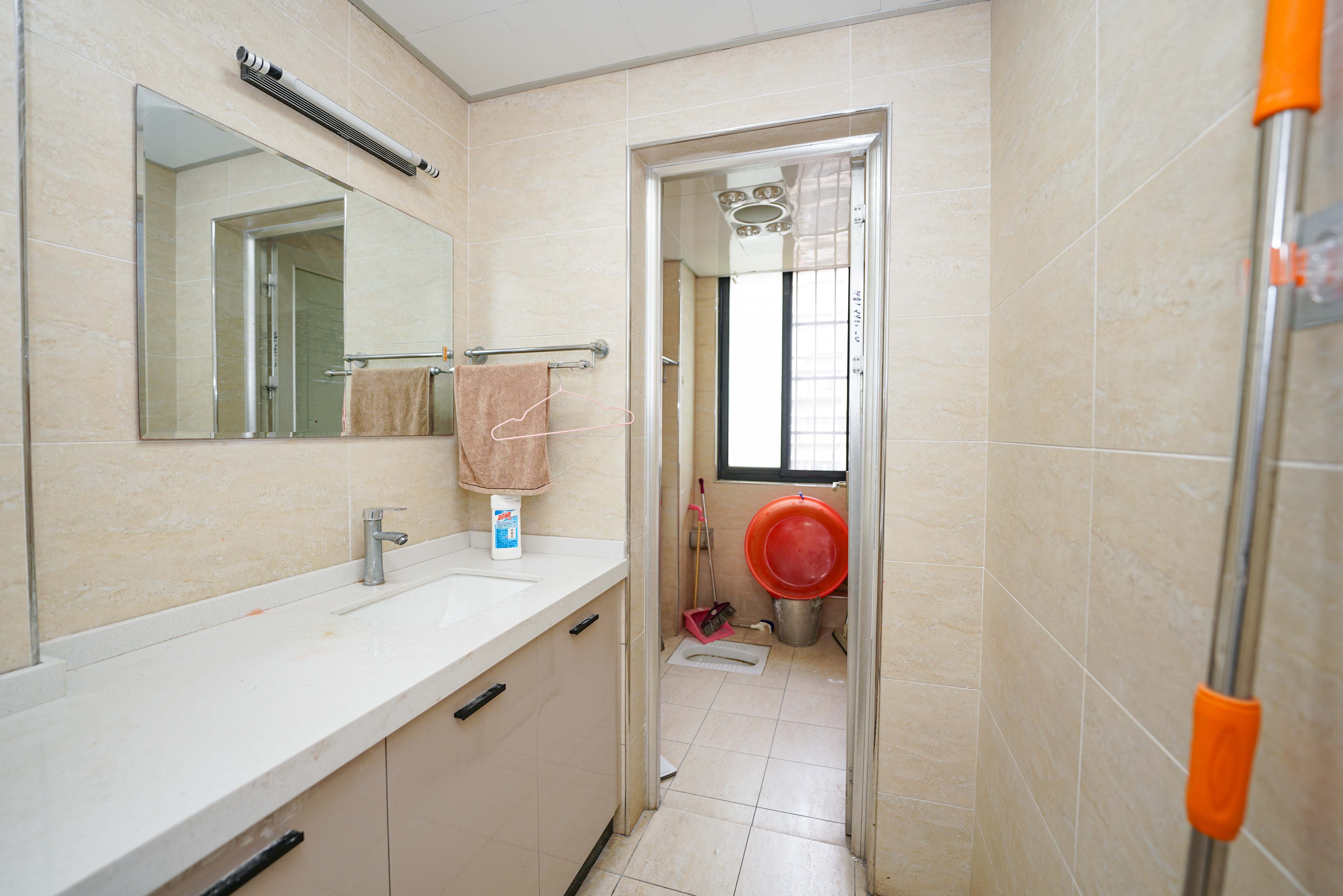 世纪桃花苑 3室2厅2卫 103.9万 世纪桃花苑 3室2厅2卫 103.9万卫生间