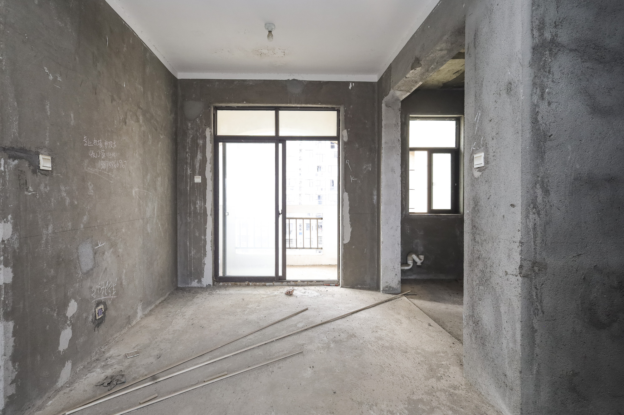 阳光丽城一期 4室2厅2卫 135.0万 阳光丽城一期 4室2厅2卫 135.0万客厅