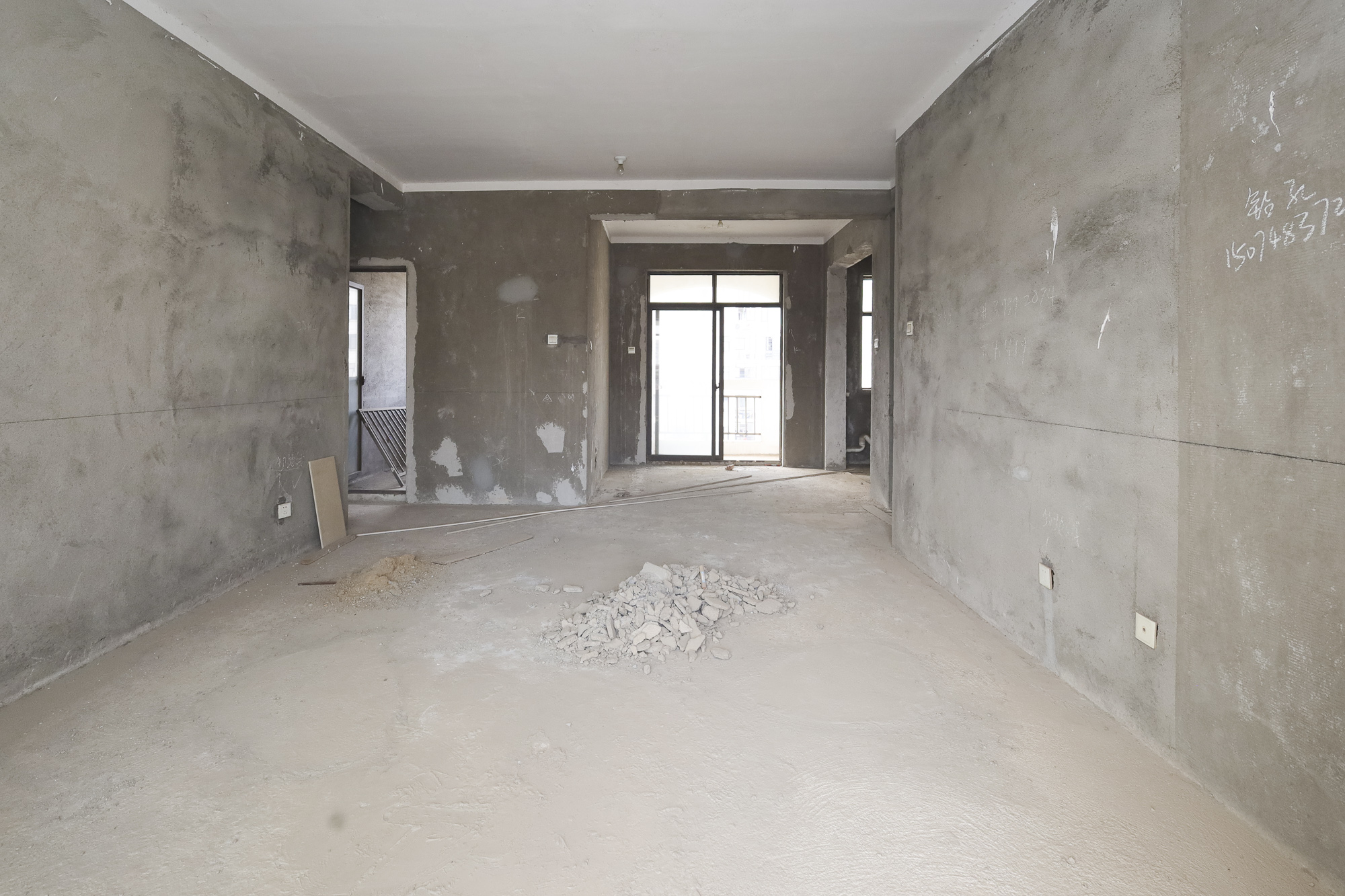 阳光丽城一期 4室2厅2卫 135.0万 阳光丽城一期 4室2厅2卫 135.0万客厅