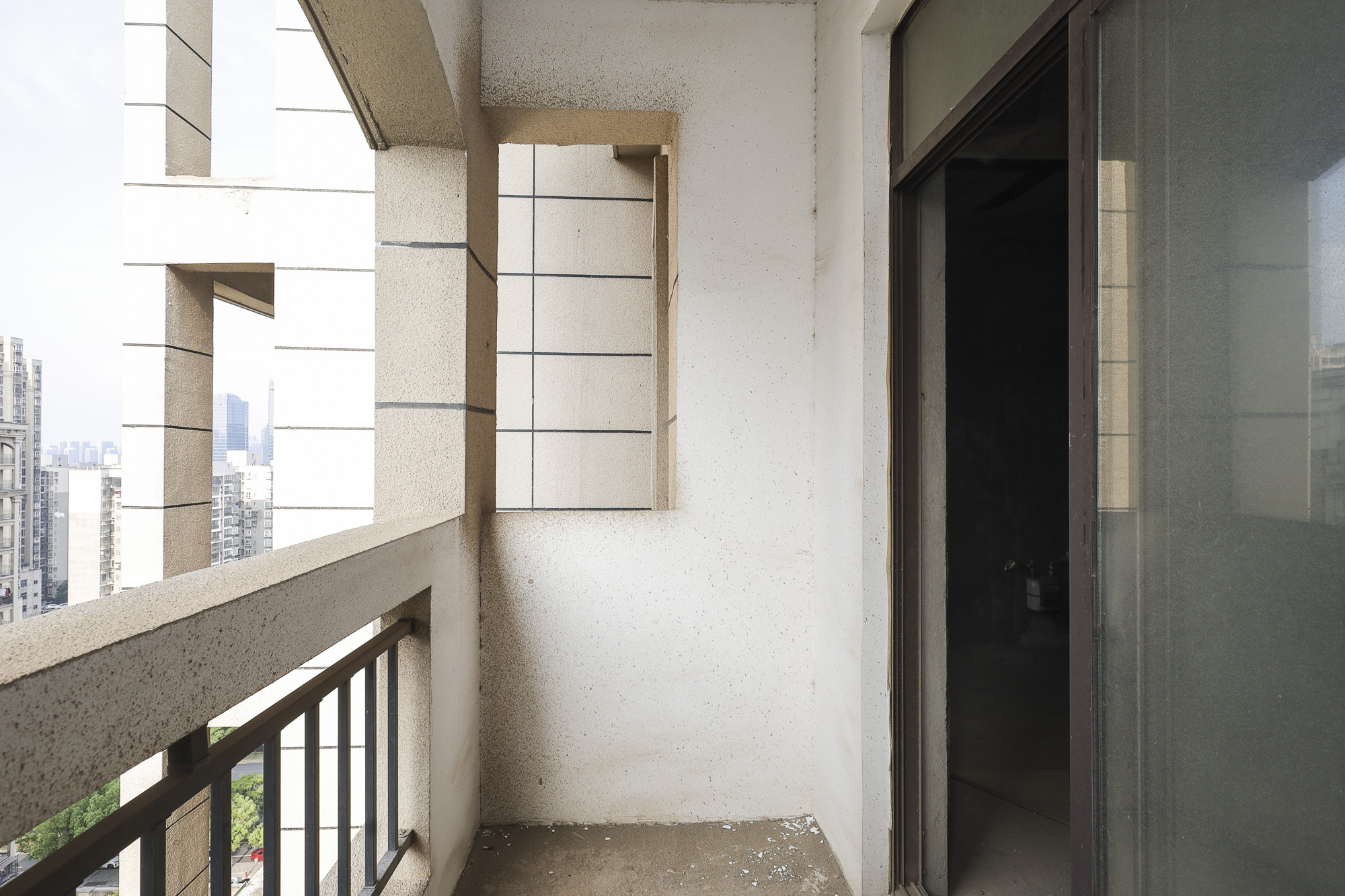 阳光丽城一期 4室2厅2卫 135.0万 阳光丽城一期 4室2厅2卫 135.0万阳台