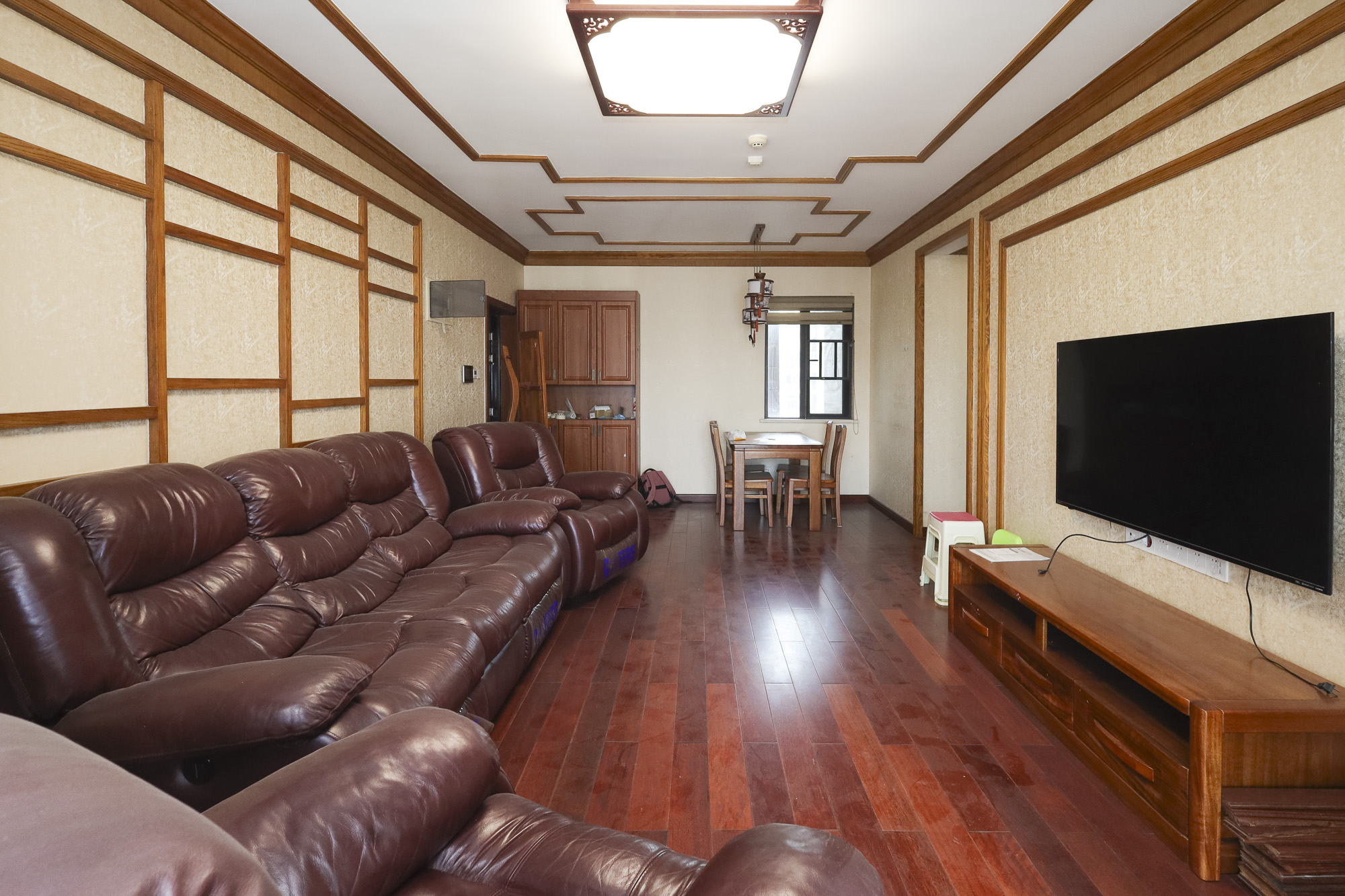 保利西海岸B区  3室2厅2卫   170.00万客厅