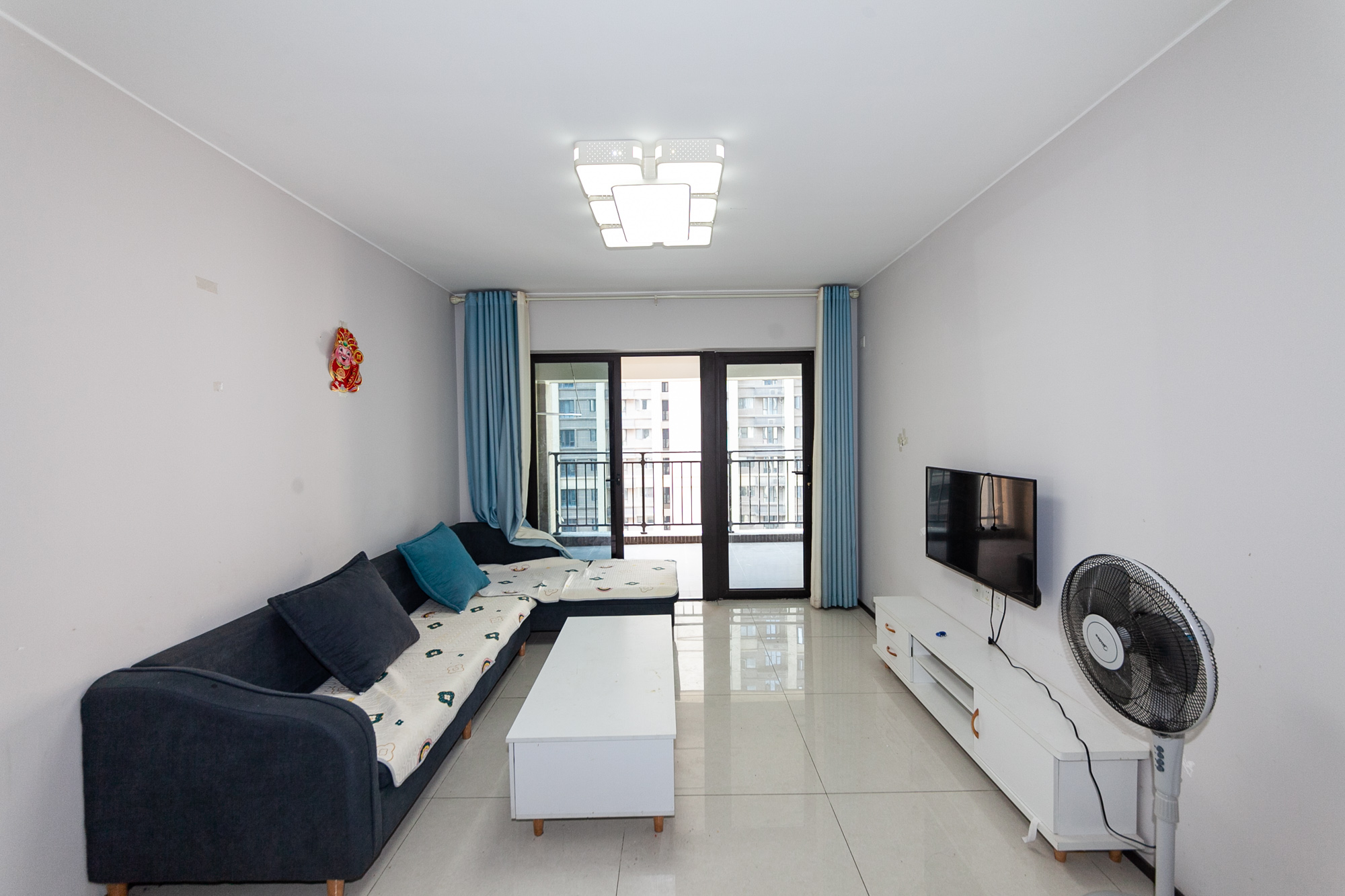 时代倾城二期 2室2厅1卫 81.00万 时代倾城二期 2室2厅1卫 81.00万客厅