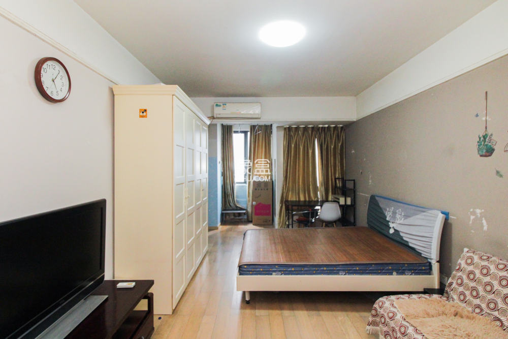 万科金色家园 1室1厅 26.50万