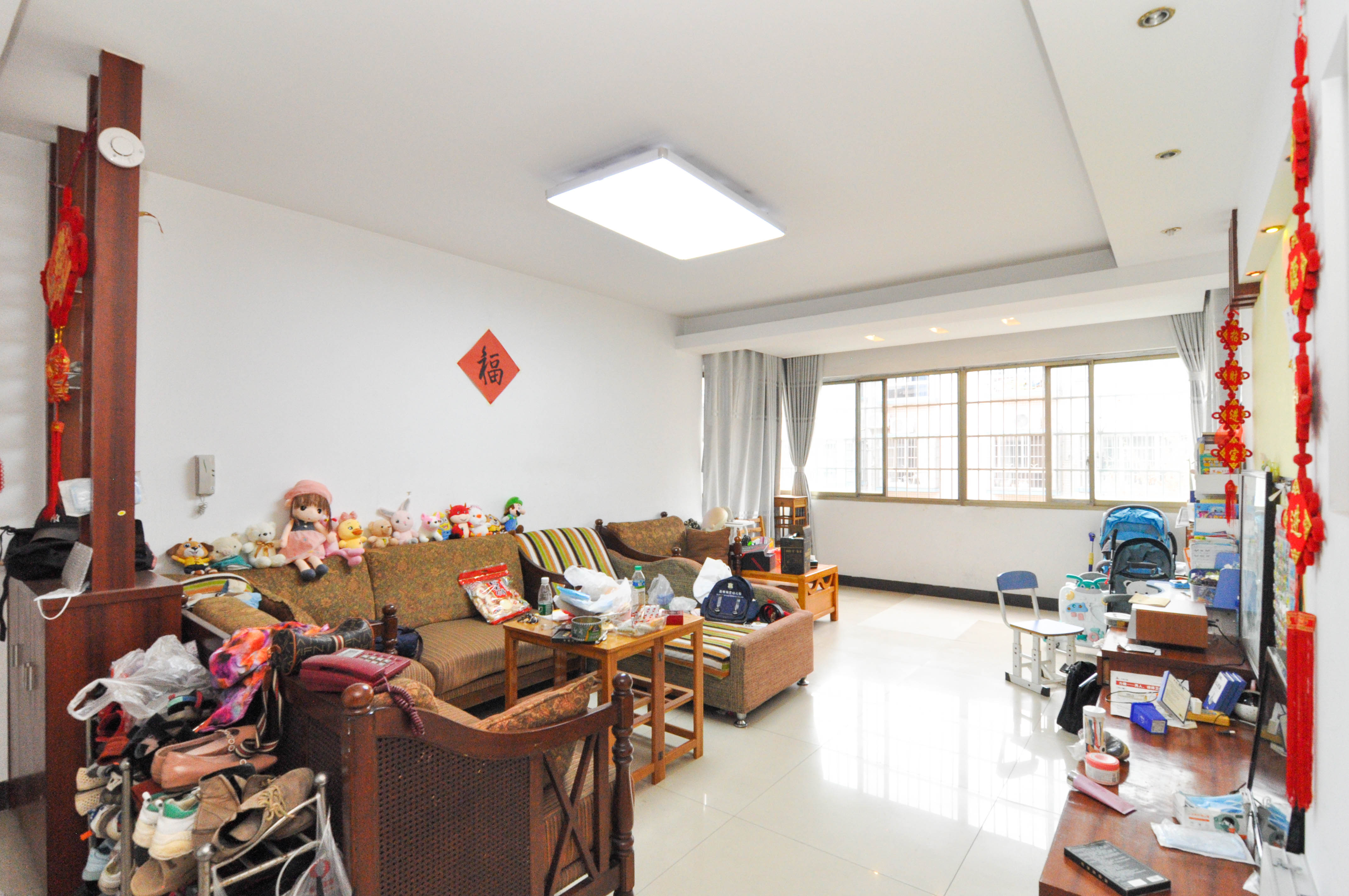 麓谷雅园  3室2厅1卫   86.00万客厅