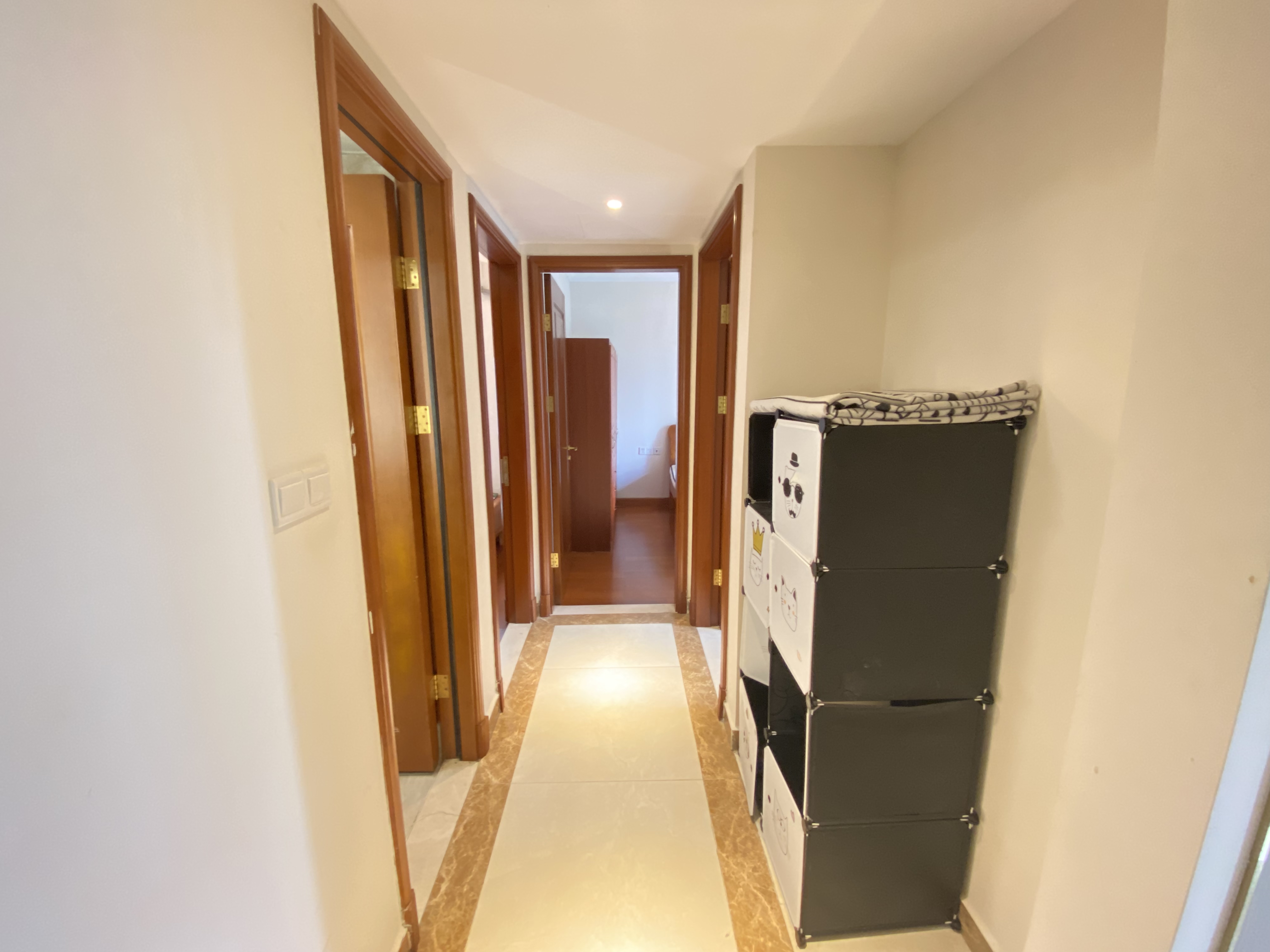 恒大华府  3室2厅1卫    75.8万 恒大华府  3室2厅1卫    75.8万室内图