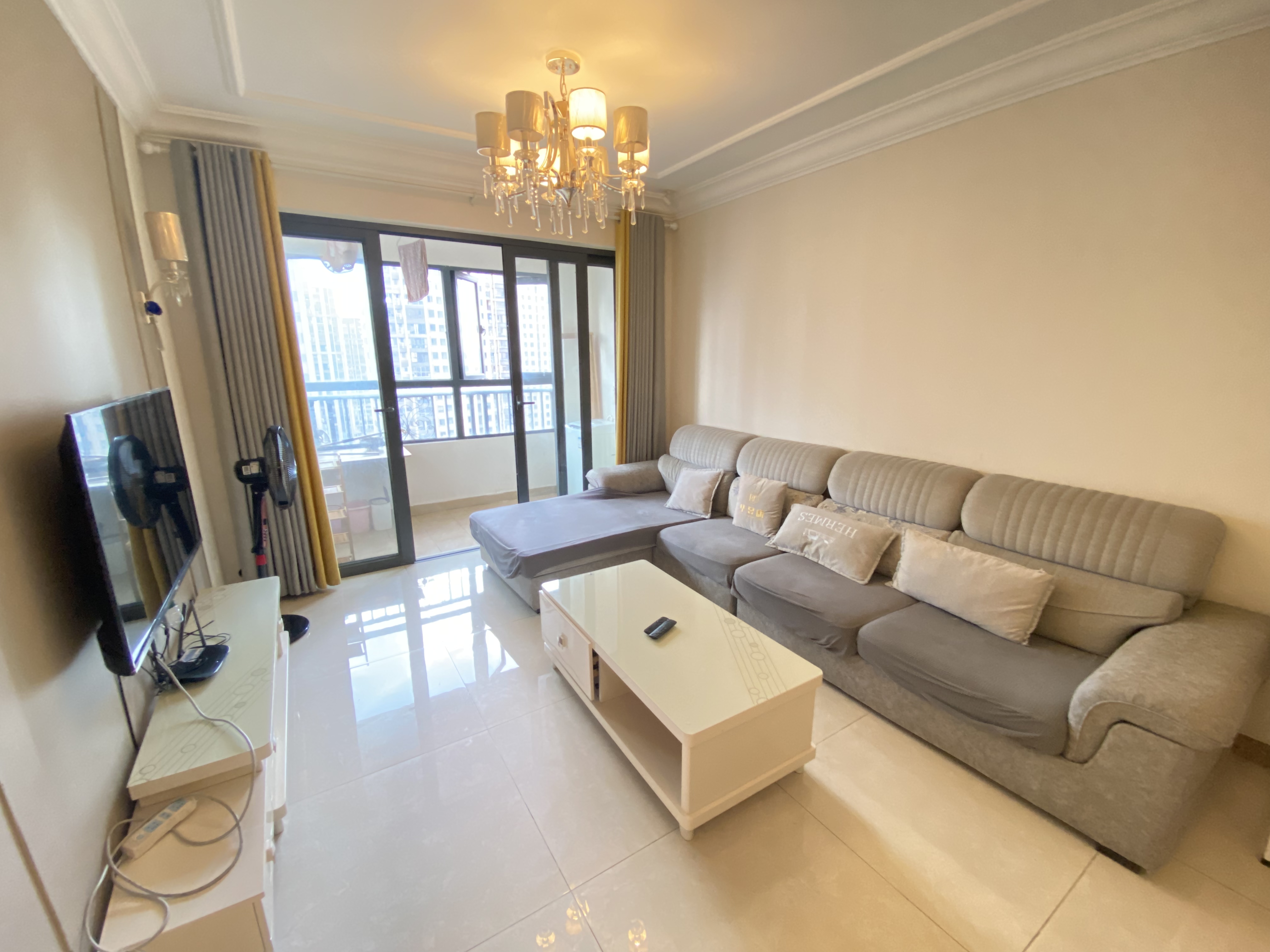 恒大华府  3室2厅1卫    75.8万 恒大华府  3室2厅1卫    75.8万室内图