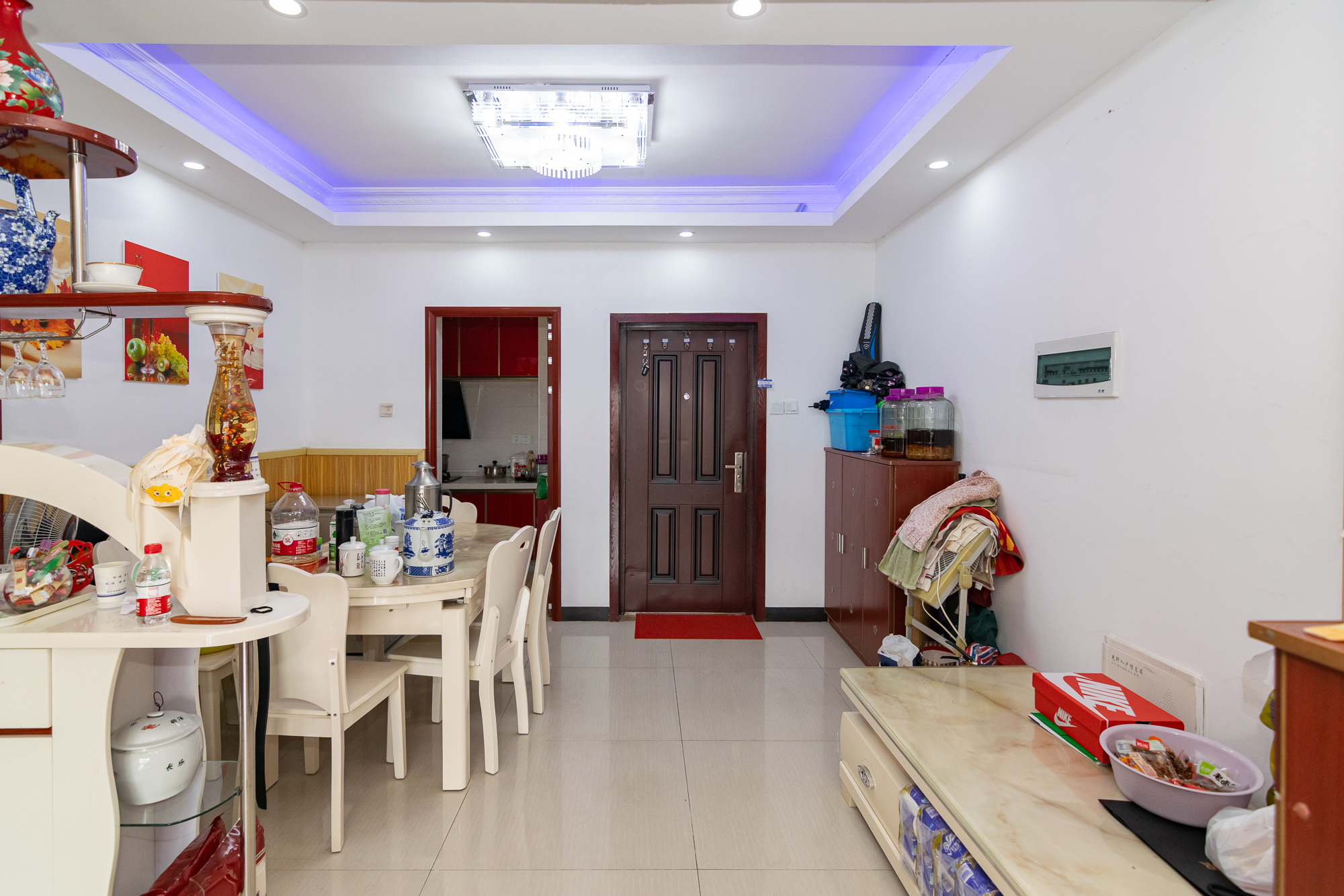 红建滨水铭城  3室2厅2卫    61.8万 红建滨水铭城  3室2厅2卫    61.8万客厅