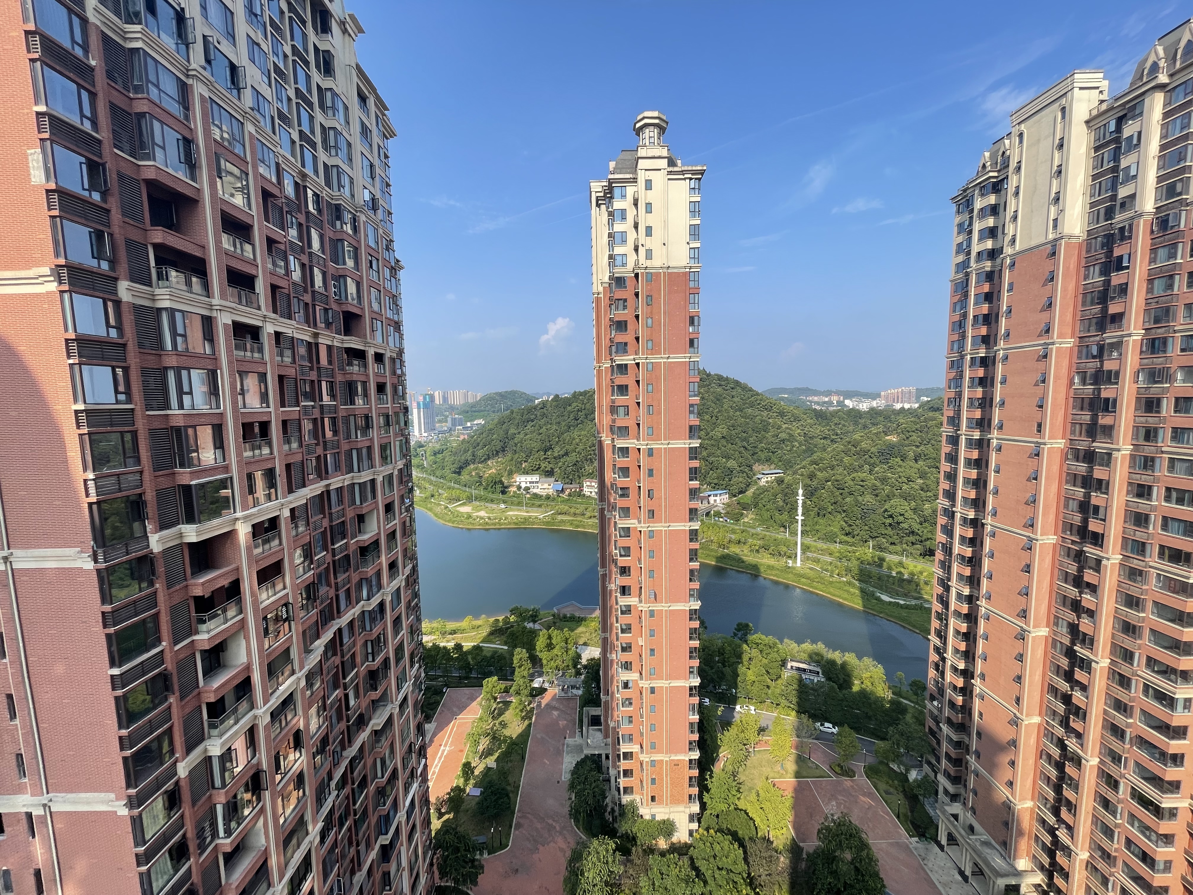 翡翠公园(北大资源) 4室2厅2卫 66.0万 翡翠公园(北大资源) 4室2厅2卫 66.0万室内图