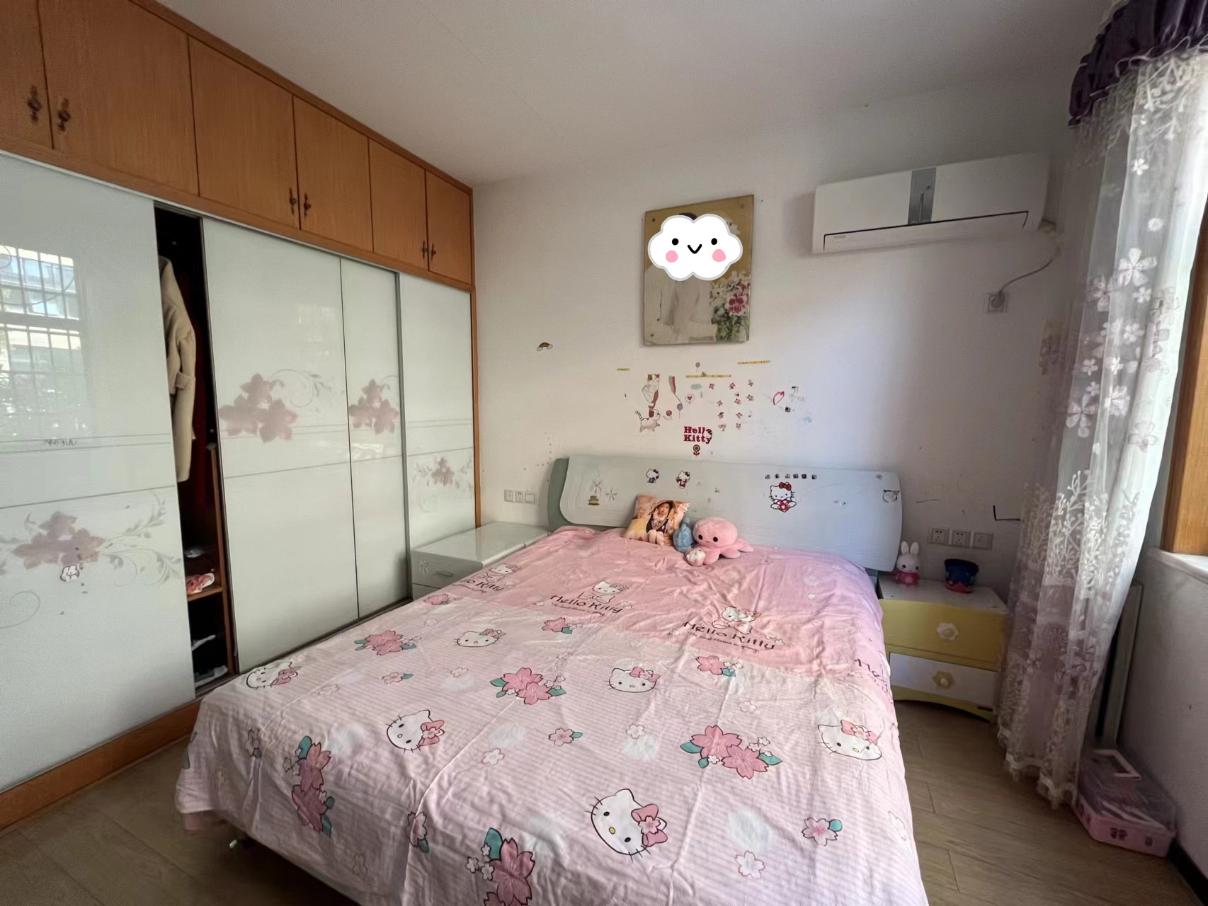 华雅花园  3室2厅2卫   59.80万客厅