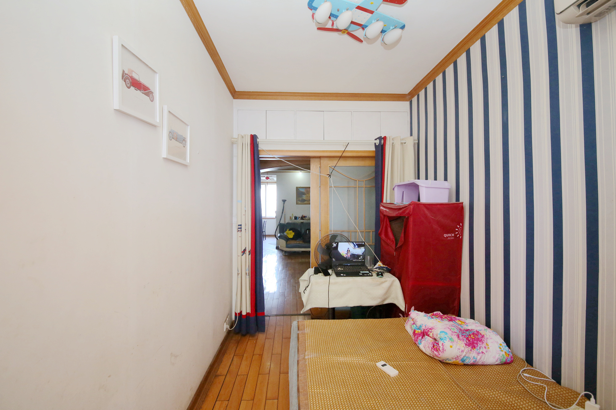省旅游局宿舍  3室2厅2卫   59.80万卧室