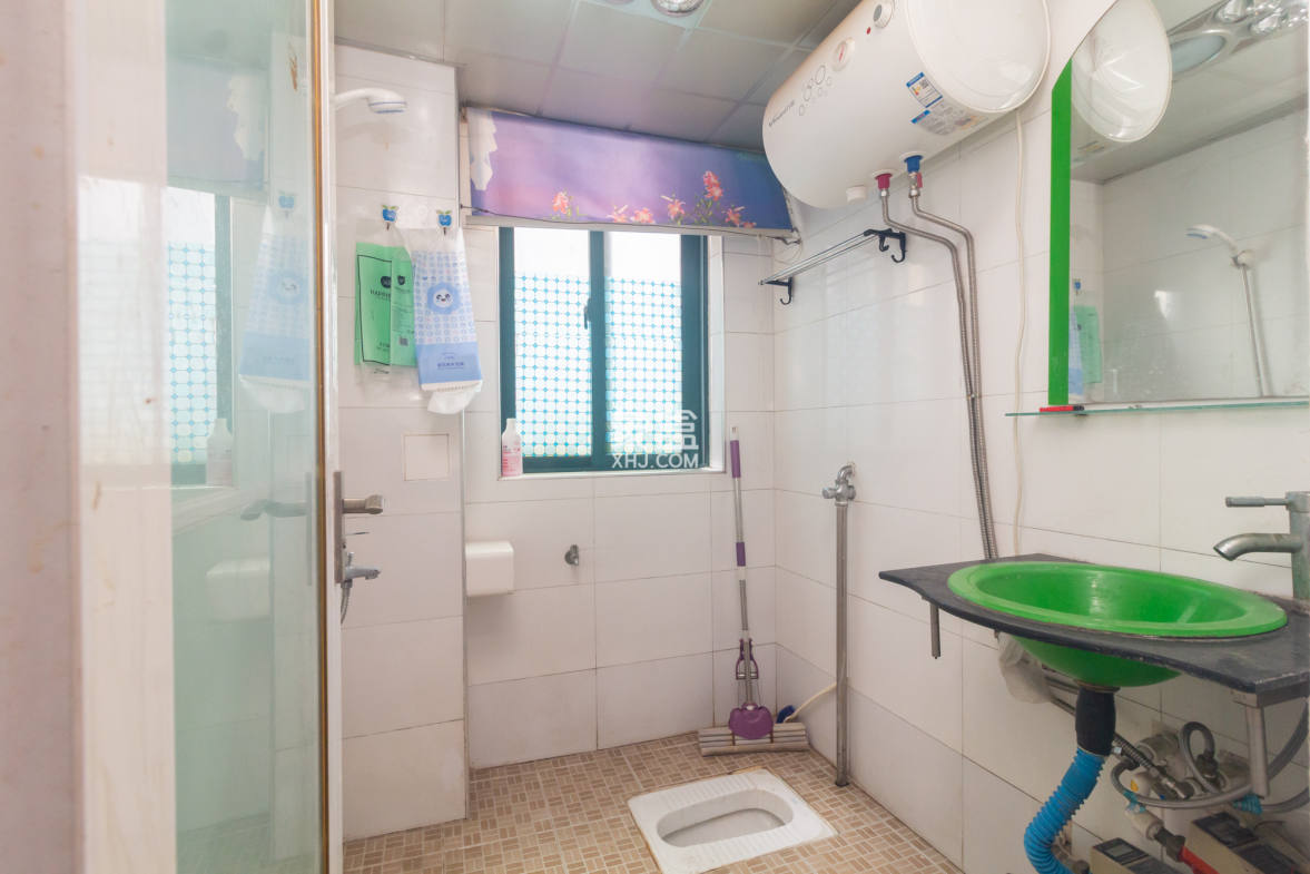 华天LOHO小镇 1室1厅1卫 39.0万 华天LOHO小镇 1室1厅1卫 39.0万卫生间