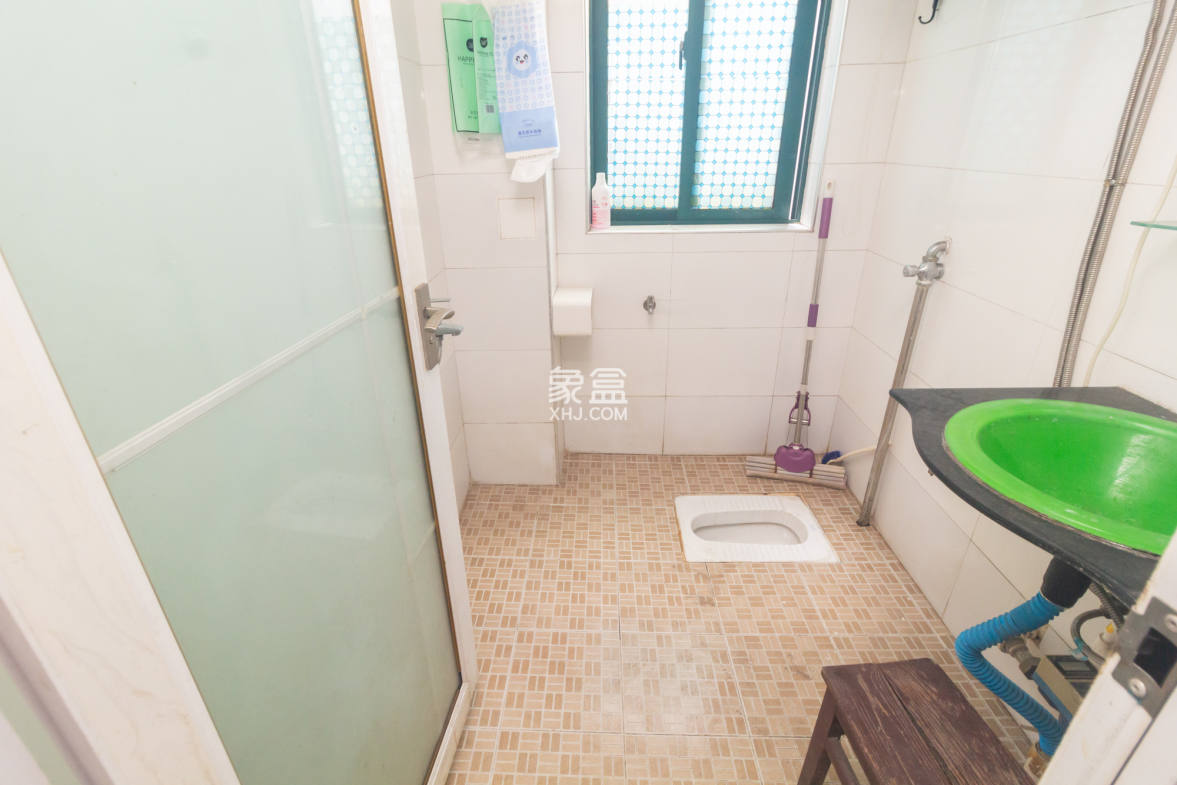 华天LOHO小镇 1室1厅1卫 39.0万 华天LOHO小镇 1室1厅1卫 39.0万卫生间