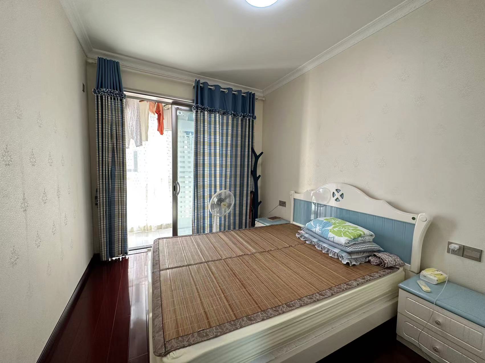 康馨佳园 4室2厅2卫 88.0万 康馨佳园 4室2厅2卫 88.0万室内图