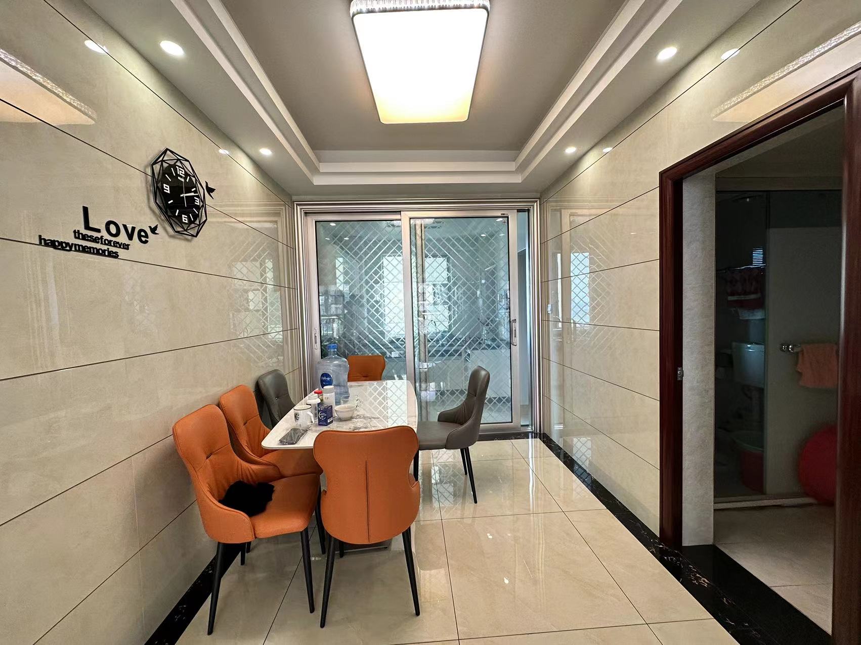 康馨佳园 4室2厅2卫 88.0万 康馨佳园 4室2厅2卫 88.0万室内图