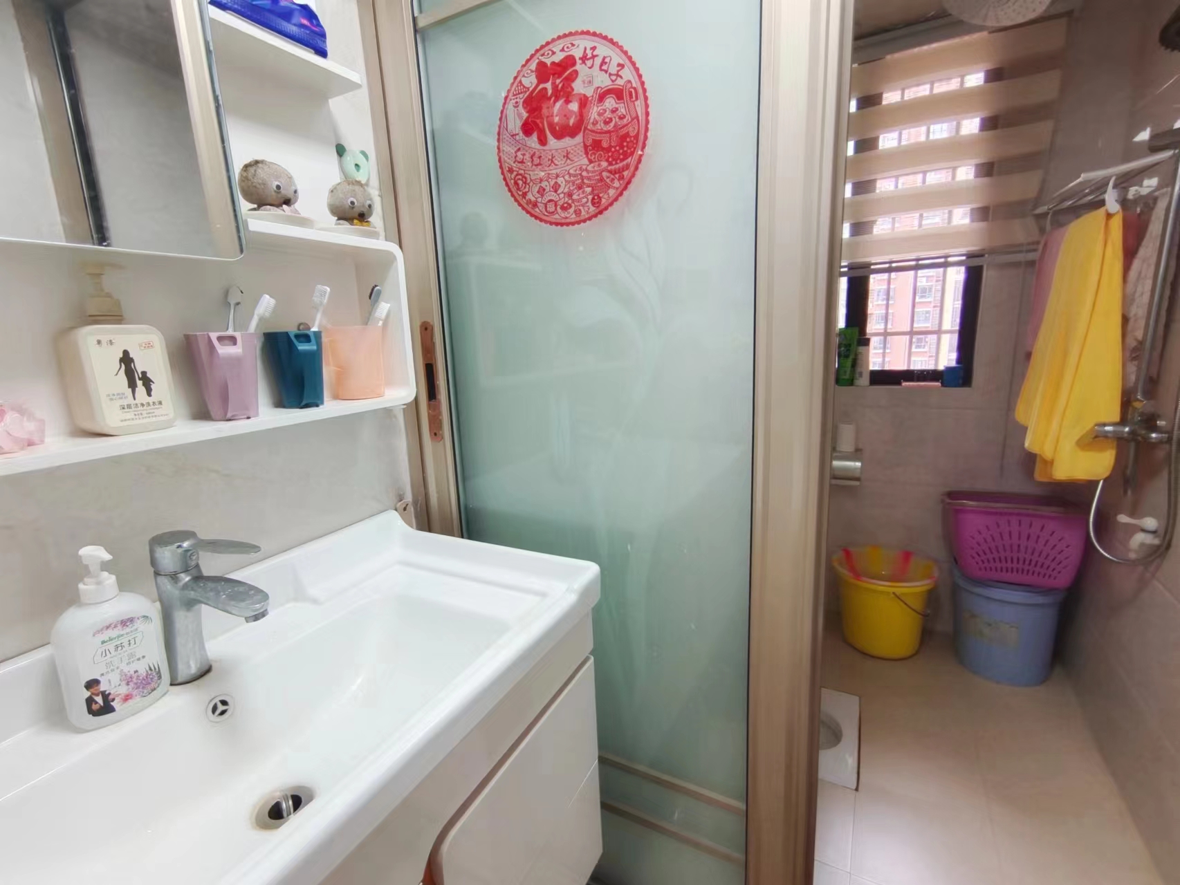 港九湾(巴陵东郡小区)  3室2厅2卫   1900.00元/月室内图