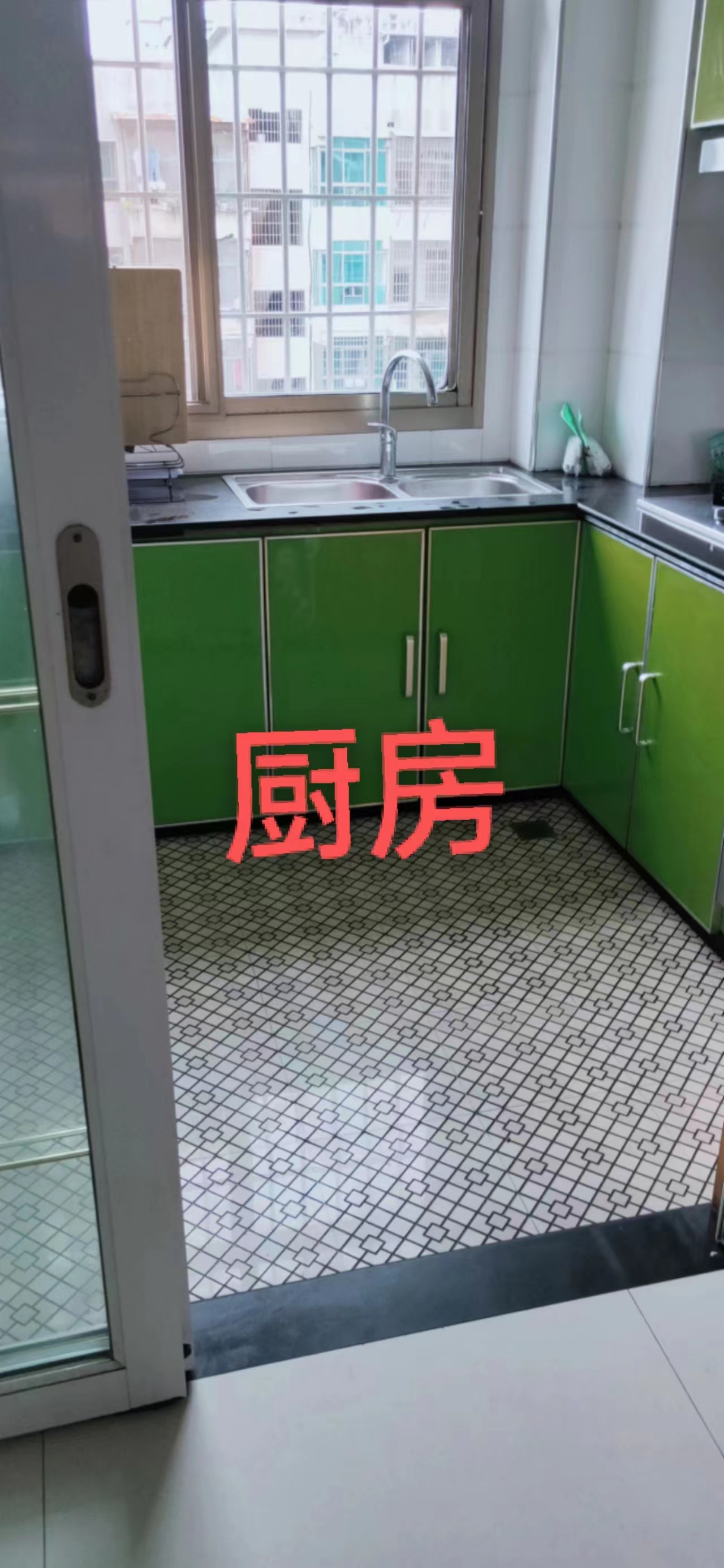 东方豪苑  3室2厅2卫   2000.00元/月室内图