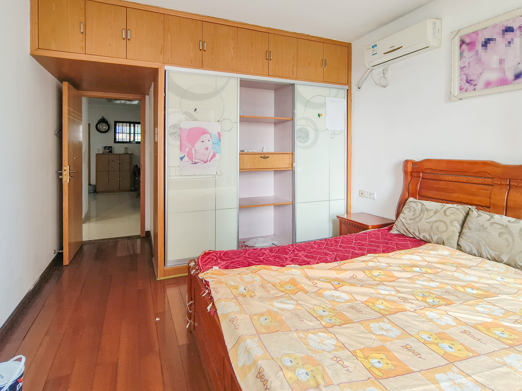 三一街区  3室2厅1卫   80.00万卧室
