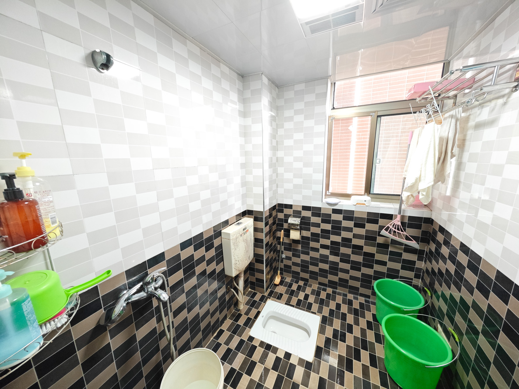 富兴嘉城(富兴汇中央) 2室2厅1卫 79.80万 富兴嘉城(富兴汇中央) 2室2厅1卫 79.80万卫生间