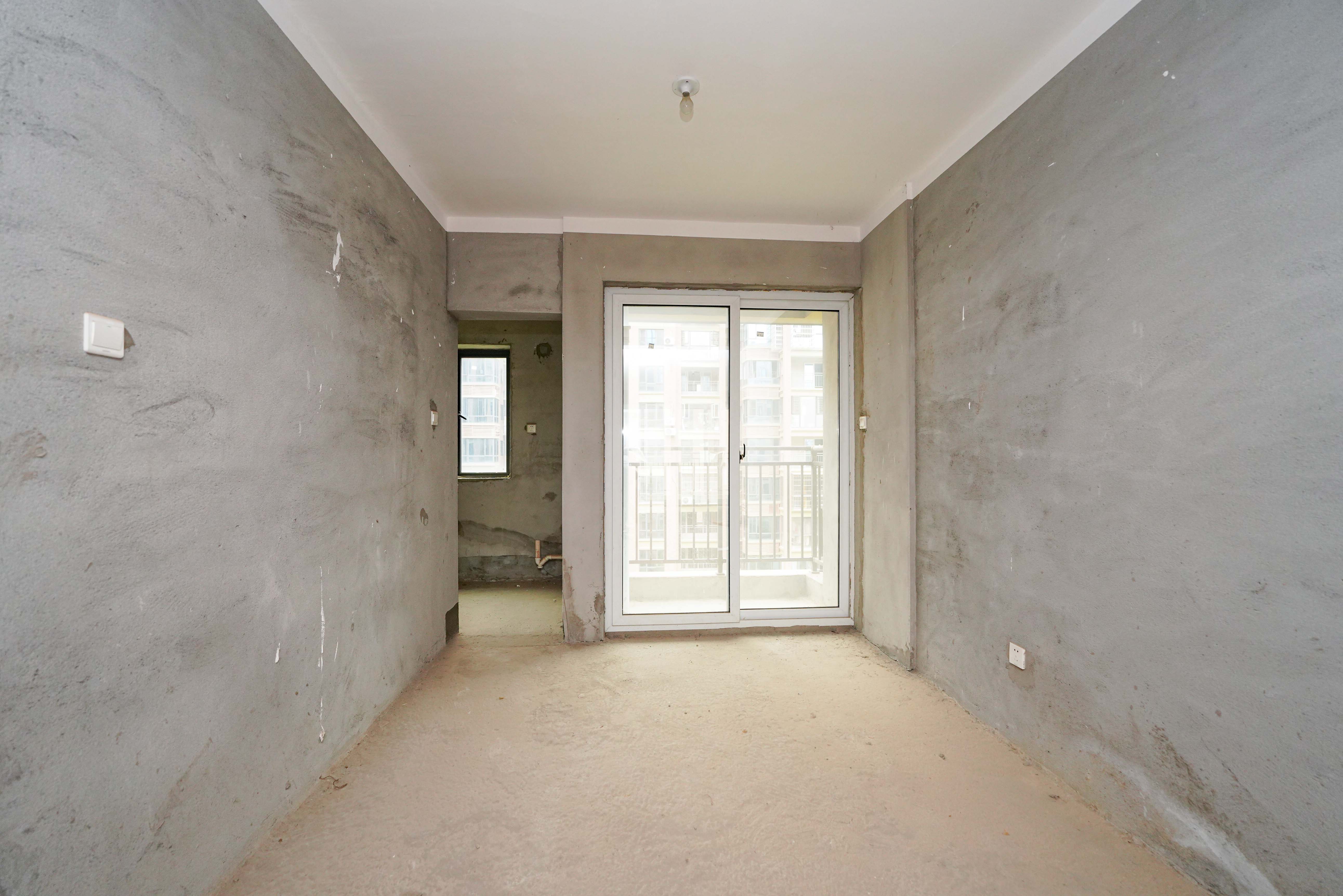 金谷豪庭  4室2厅2卫    80.0万 金谷豪庭  4室2厅2卫    80.0万客厅