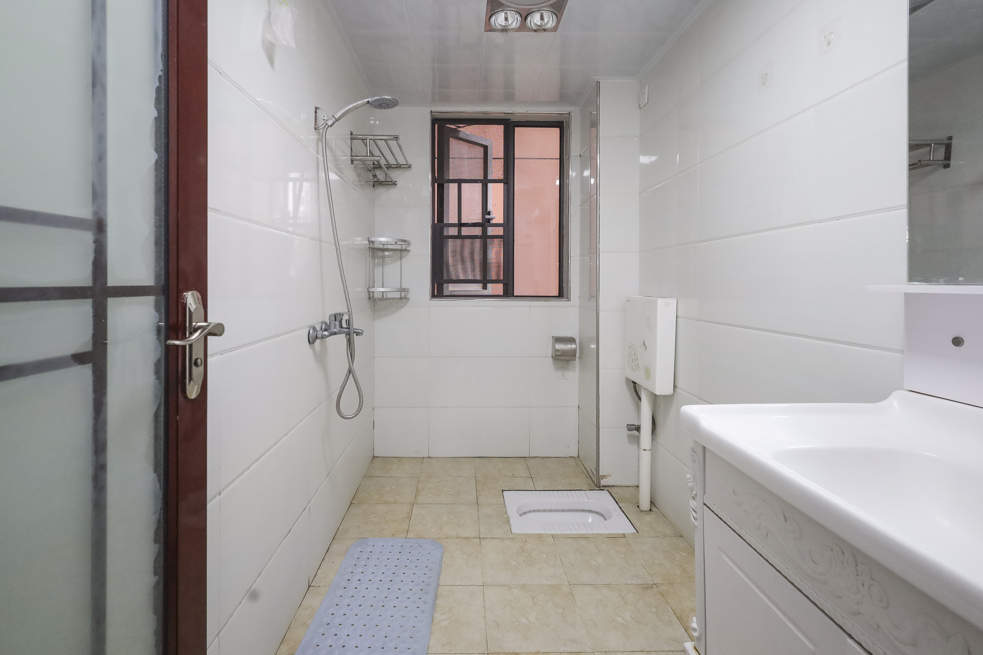 联晟大厦  3室2厅2卫    158.0万卫生间