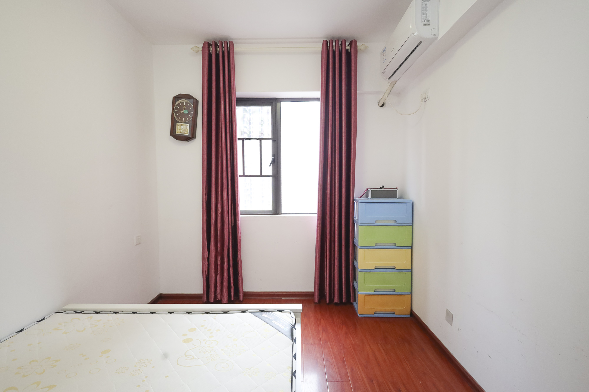 联晟大厦  3室2厅2卫    158.0万卧室