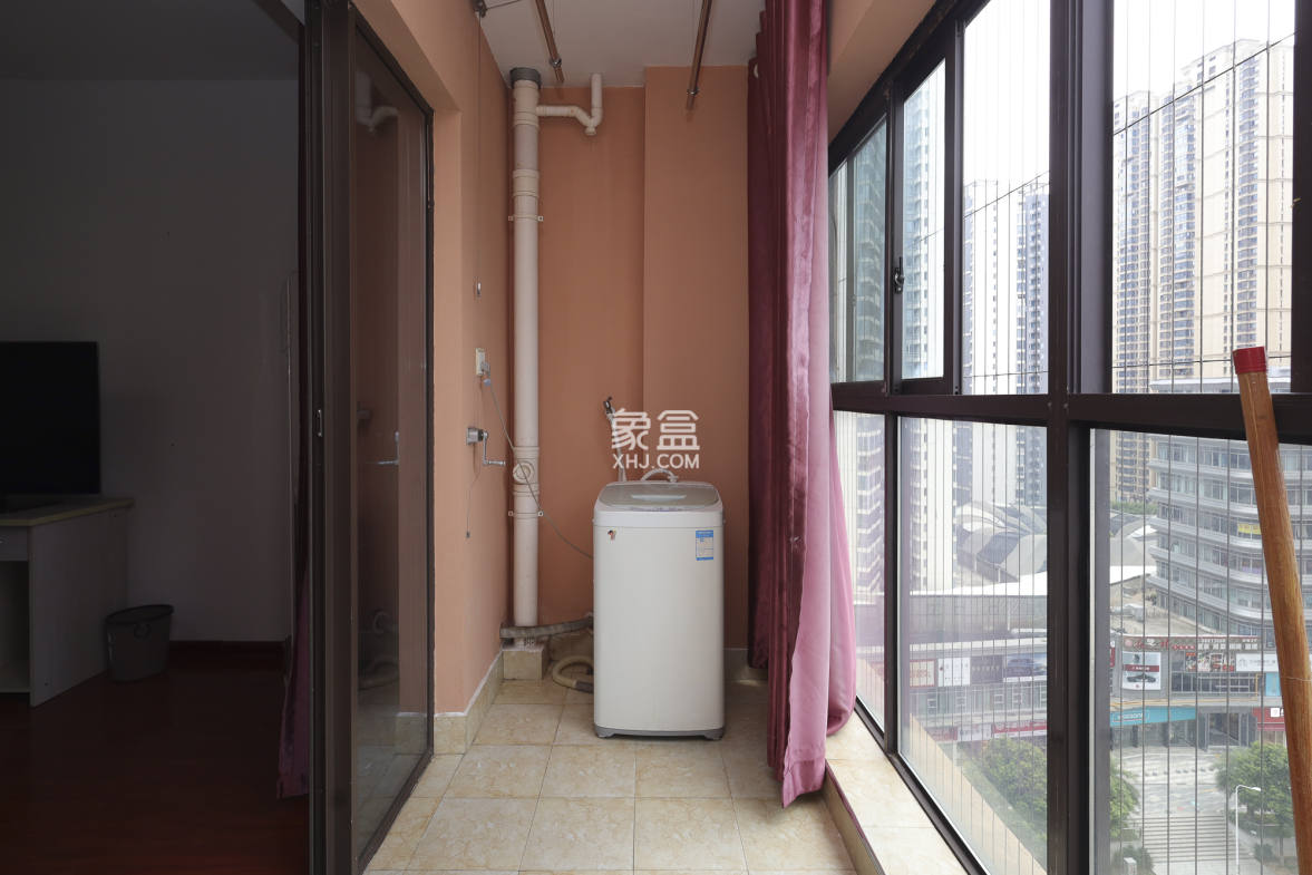 联晟大厦  3室2厅2卫    158.0万 联晟大厦  3室2厅2卫    158.0万阳台