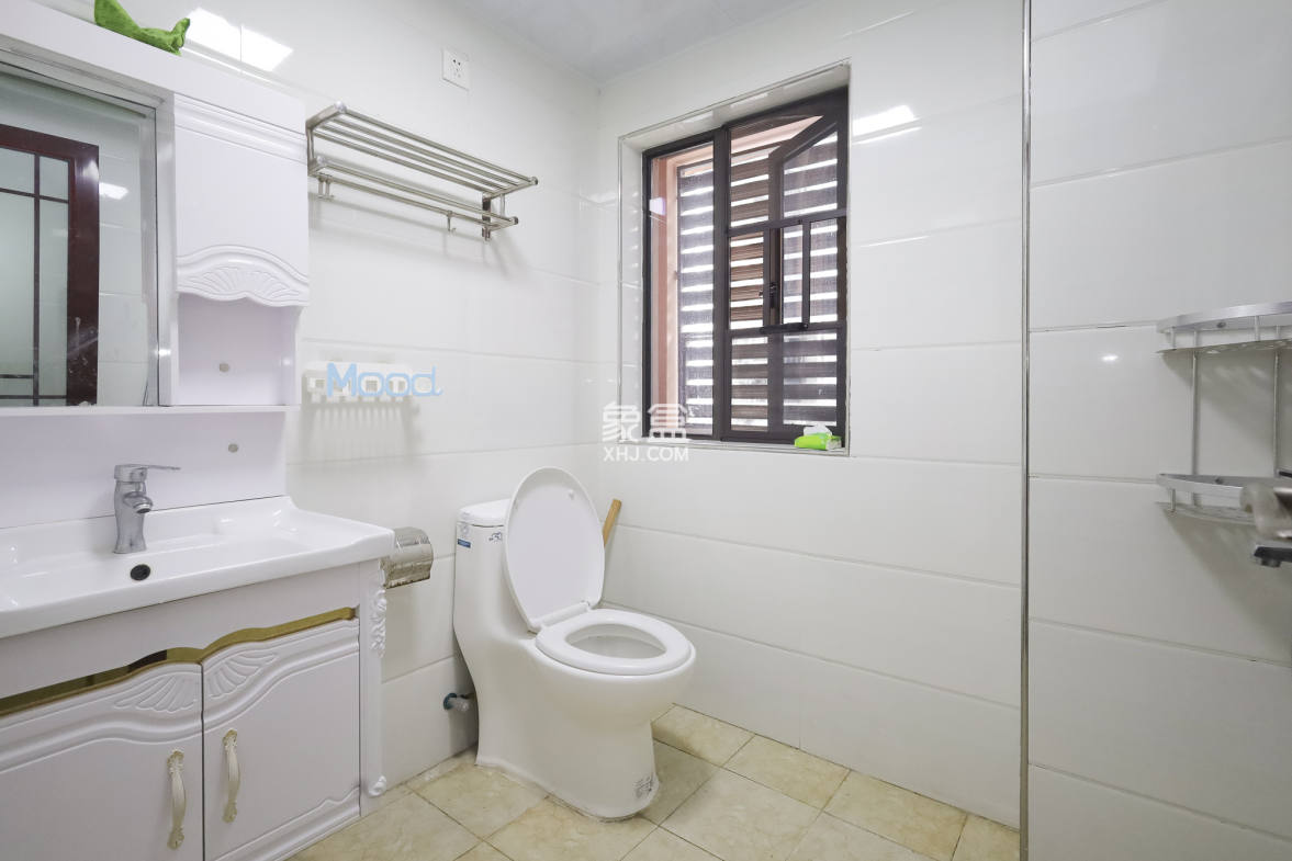 联晟大厦  3室2厅2卫    158.0万 联晟大厦  3室2厅2卫    158.0万卫生间