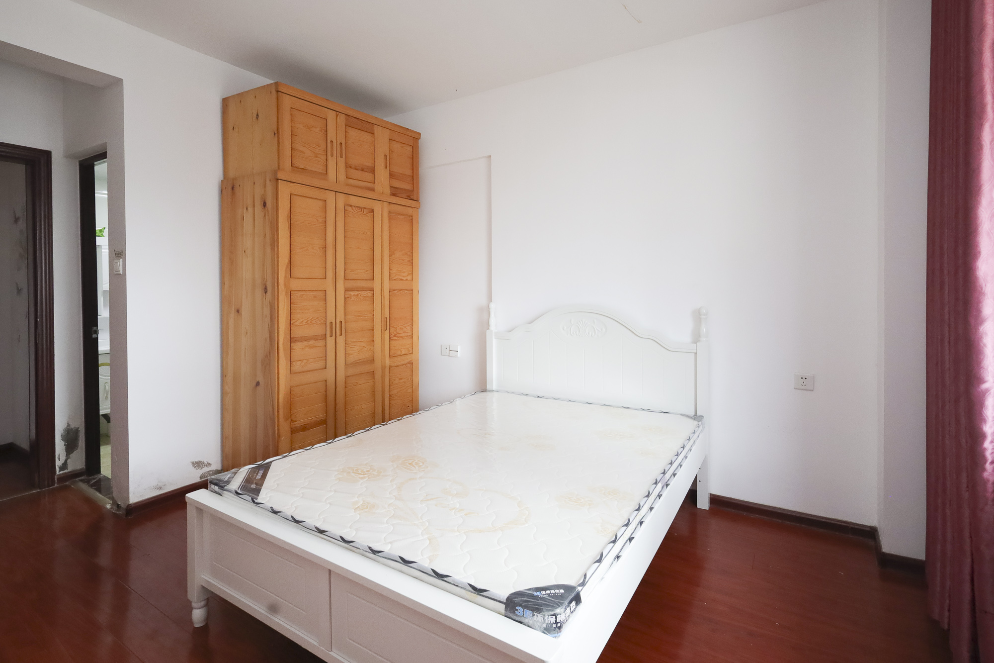 联晟大厦  3室2厅2卫    158.0万卧室