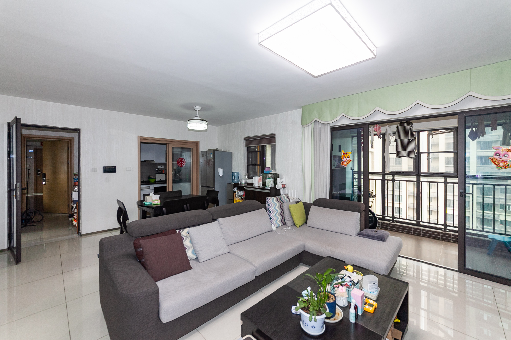 时代倾城二期 3室2厅2卫 120.0万 时代倾城二期 3室2厅2卫 120.0万客厅