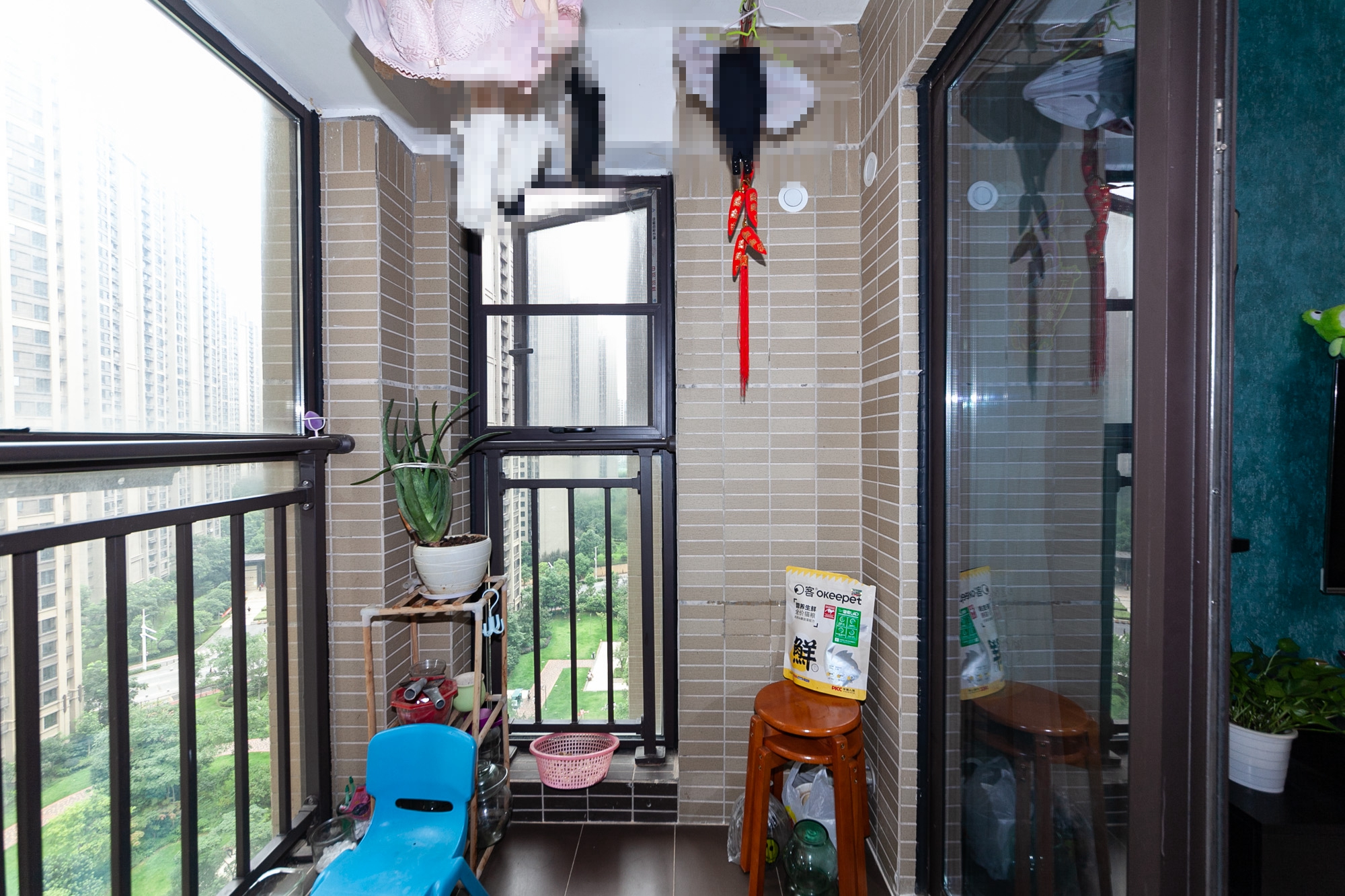 时代倾城二期 3室2厅2卫 120.0万 时代倾城二期 3室2厅2卫 120.0万阳台