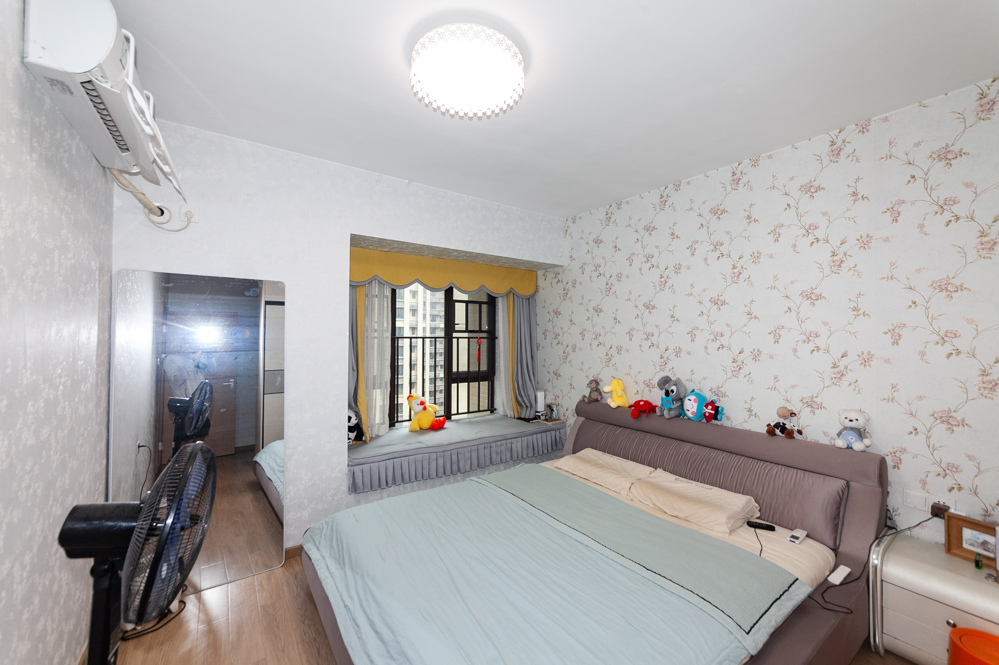 时代倾城二期 3室2厅2卫 120.0万 时代倾城二期 3室2厅2卫 120.0万卧室