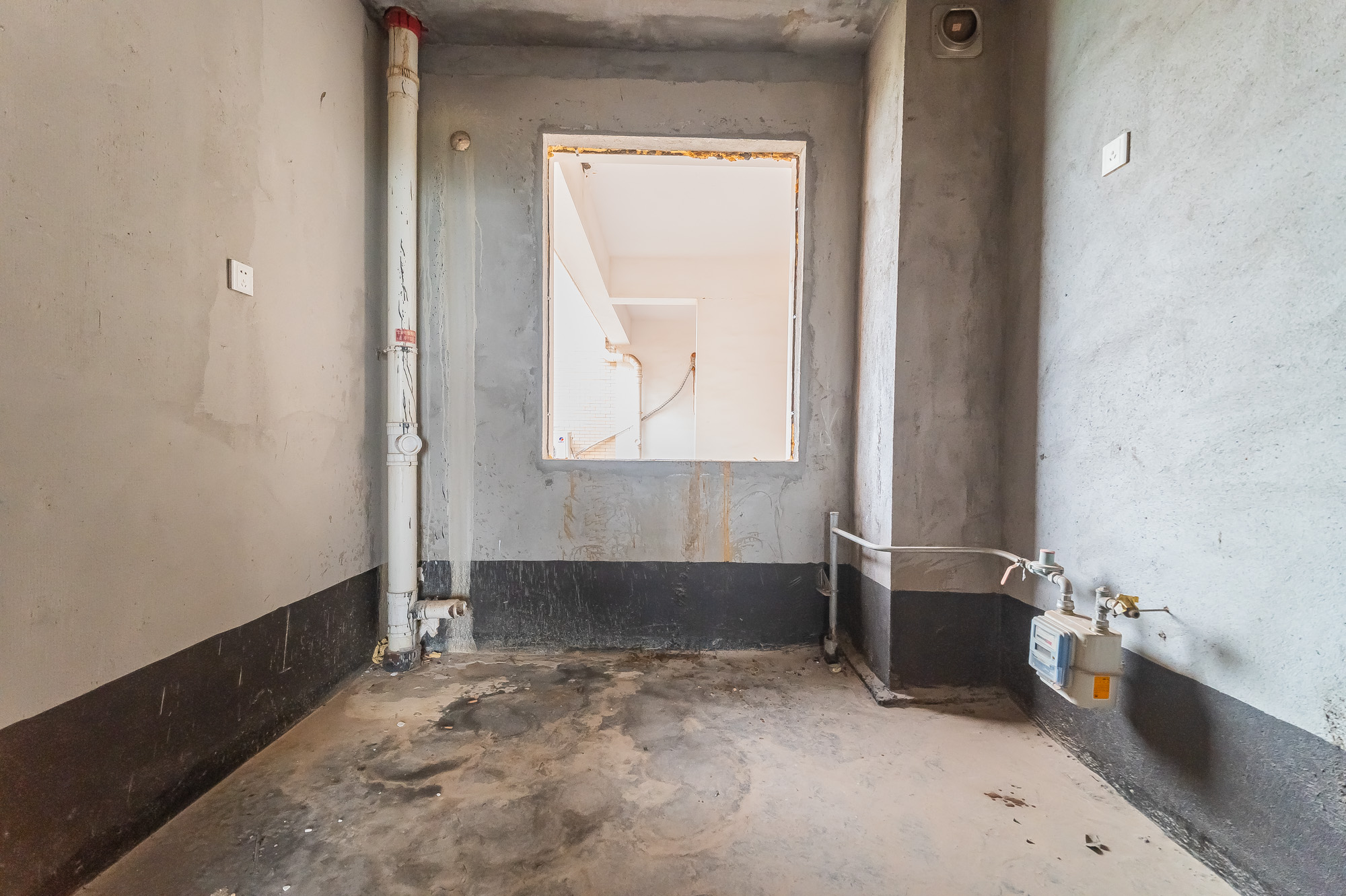 长龙湾  4室2厅2卫    75.8万厨房