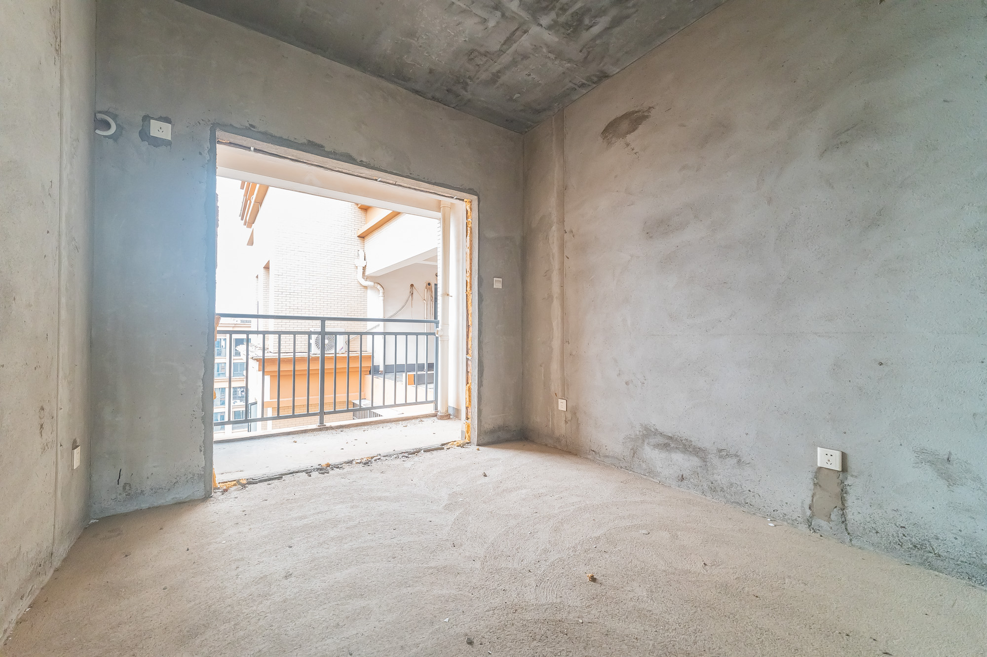 长龙湾  4室2厅2卫    75.8万卧室