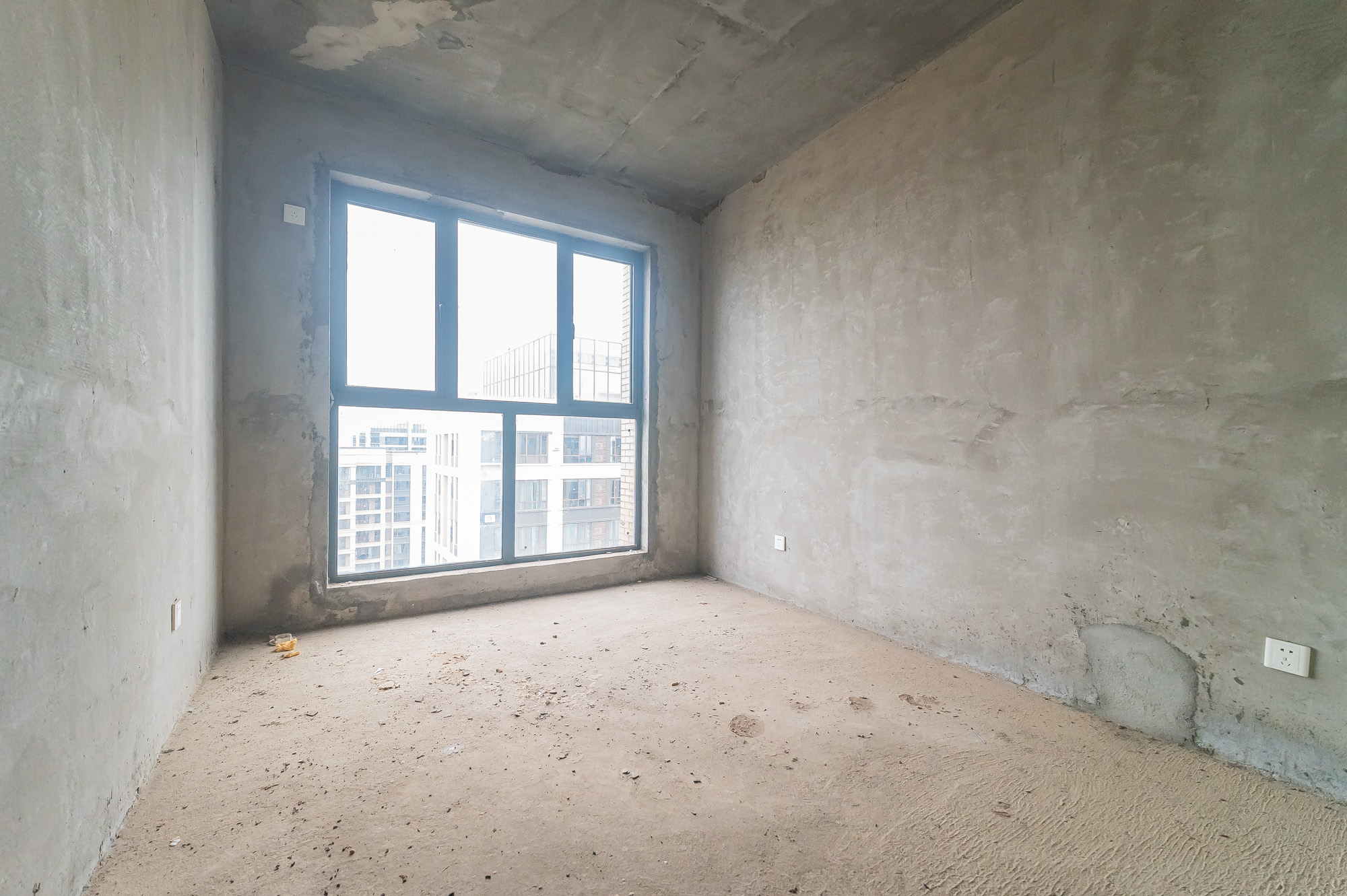 长龙湾  4室2厅2卫    75.8万卧室