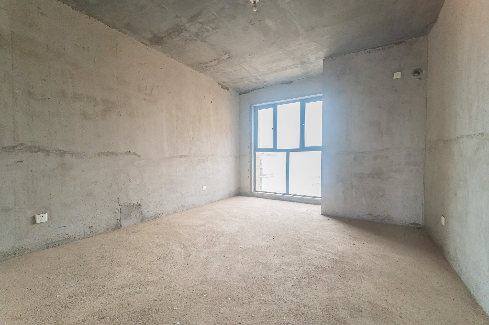 长龙湾  4室2厅2卫    75.8万卧室