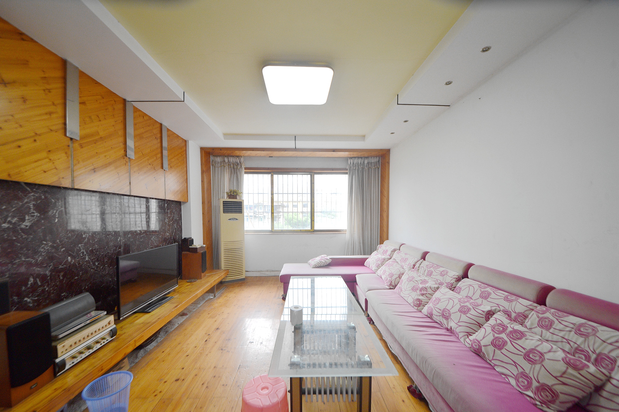 杨铭园  2室2厅1卫    57.8万客厅