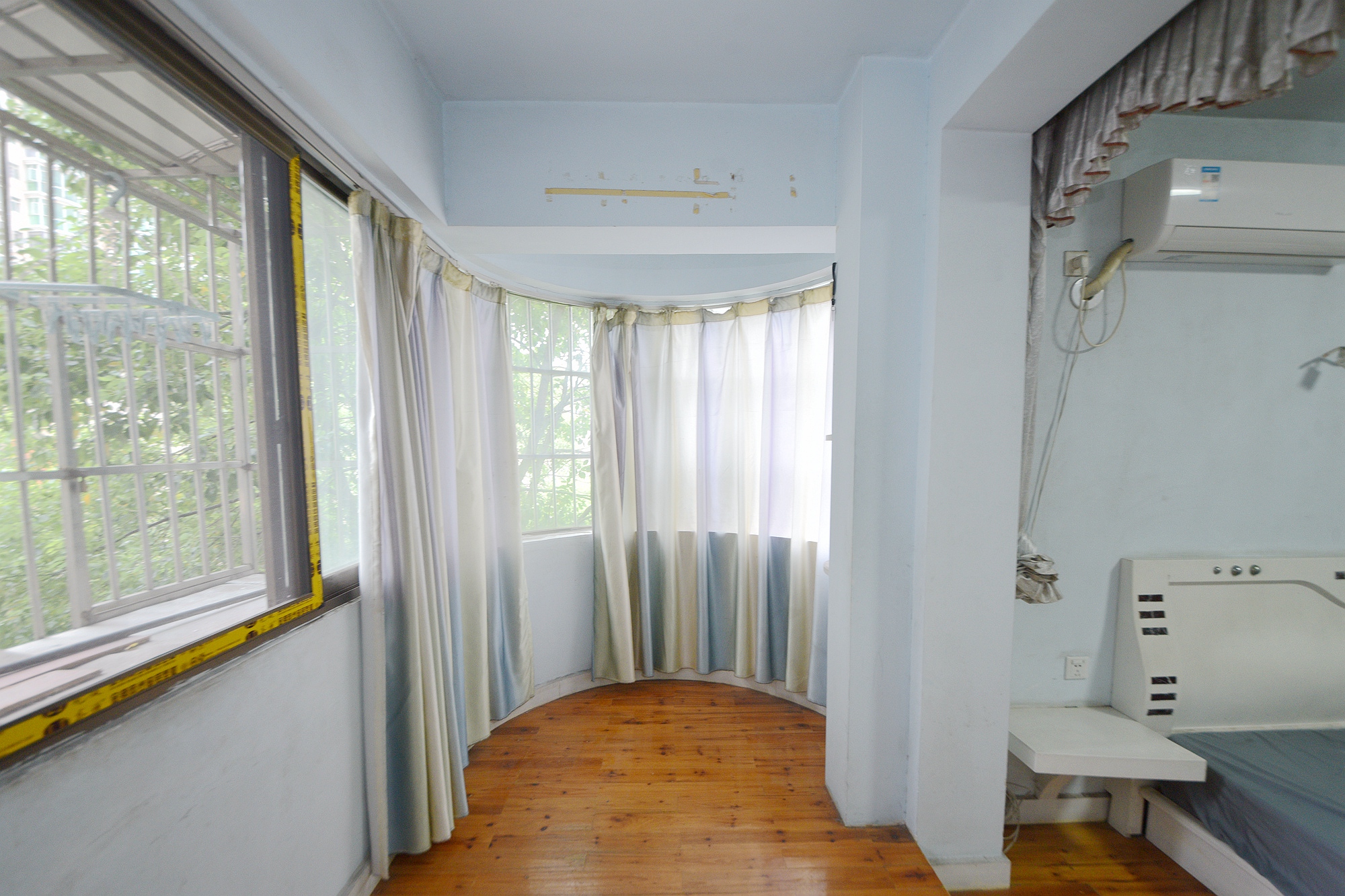 杨铭园  2室2厅1卫    57.8万阳台