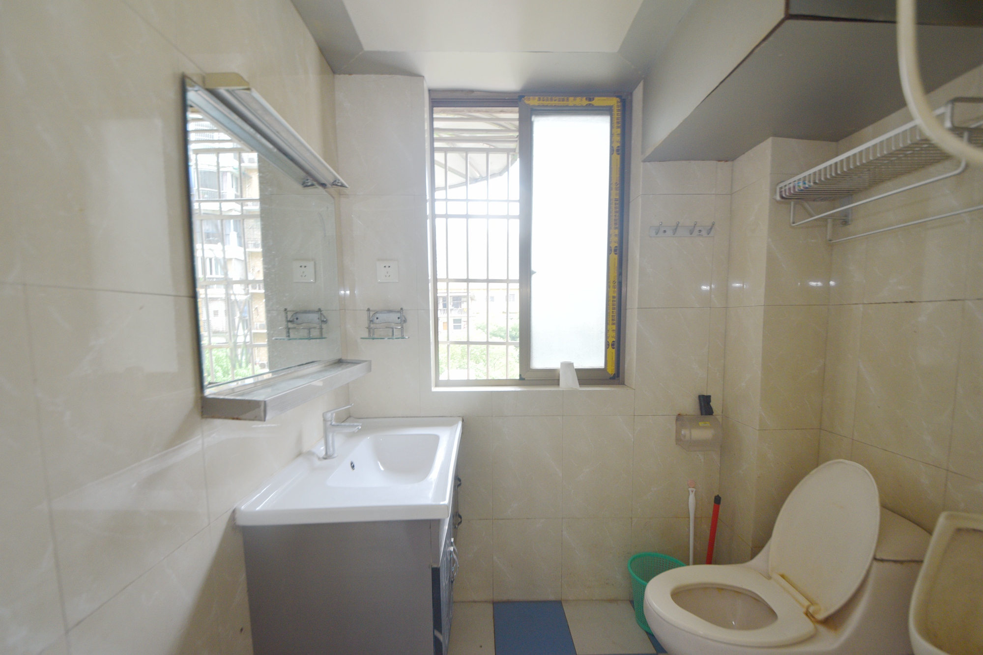 杨铭园  2室2厅1卫    57.8万卫生间