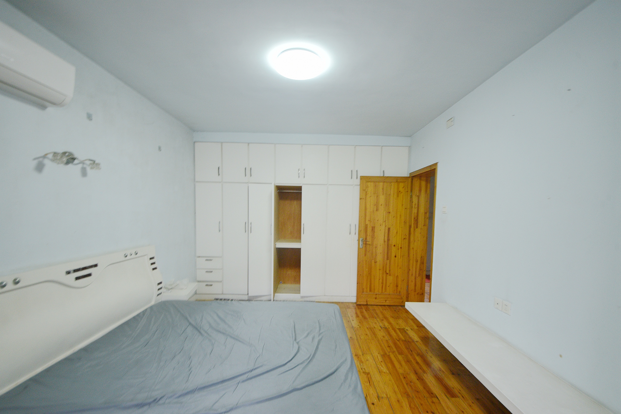 杨铭园  2室2厅1卫    57.8万卧室