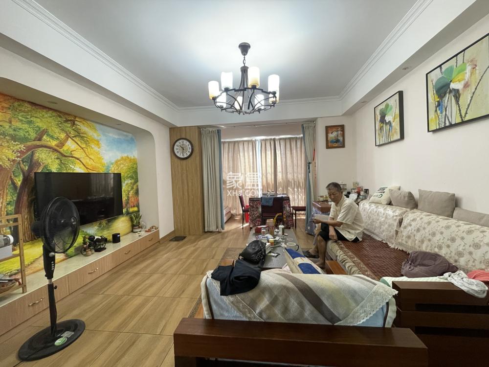 泰山公馆  3室2厅1卫    95.0万