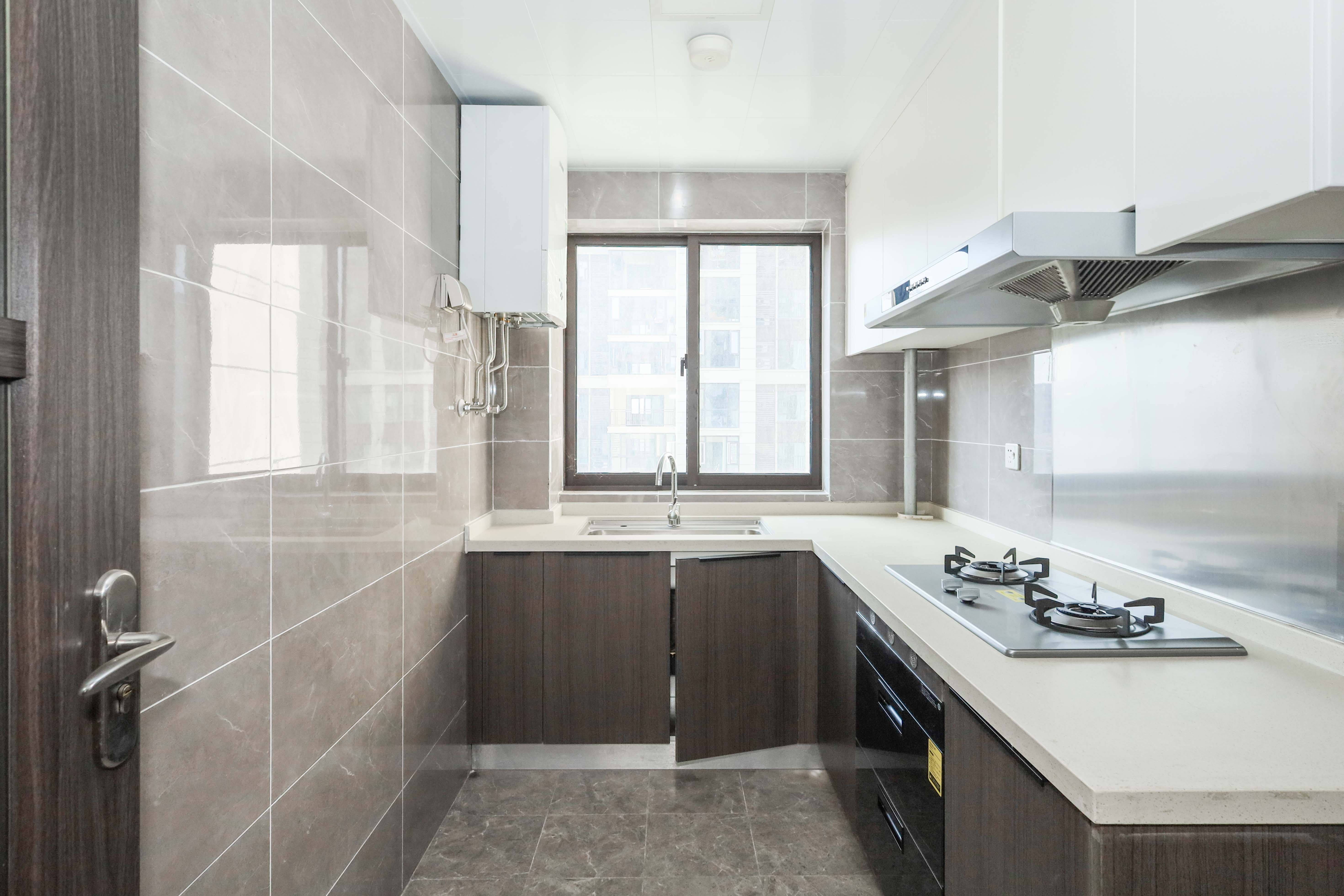 中梁云麓传奇  4室2厅2卫    173.8万厨房