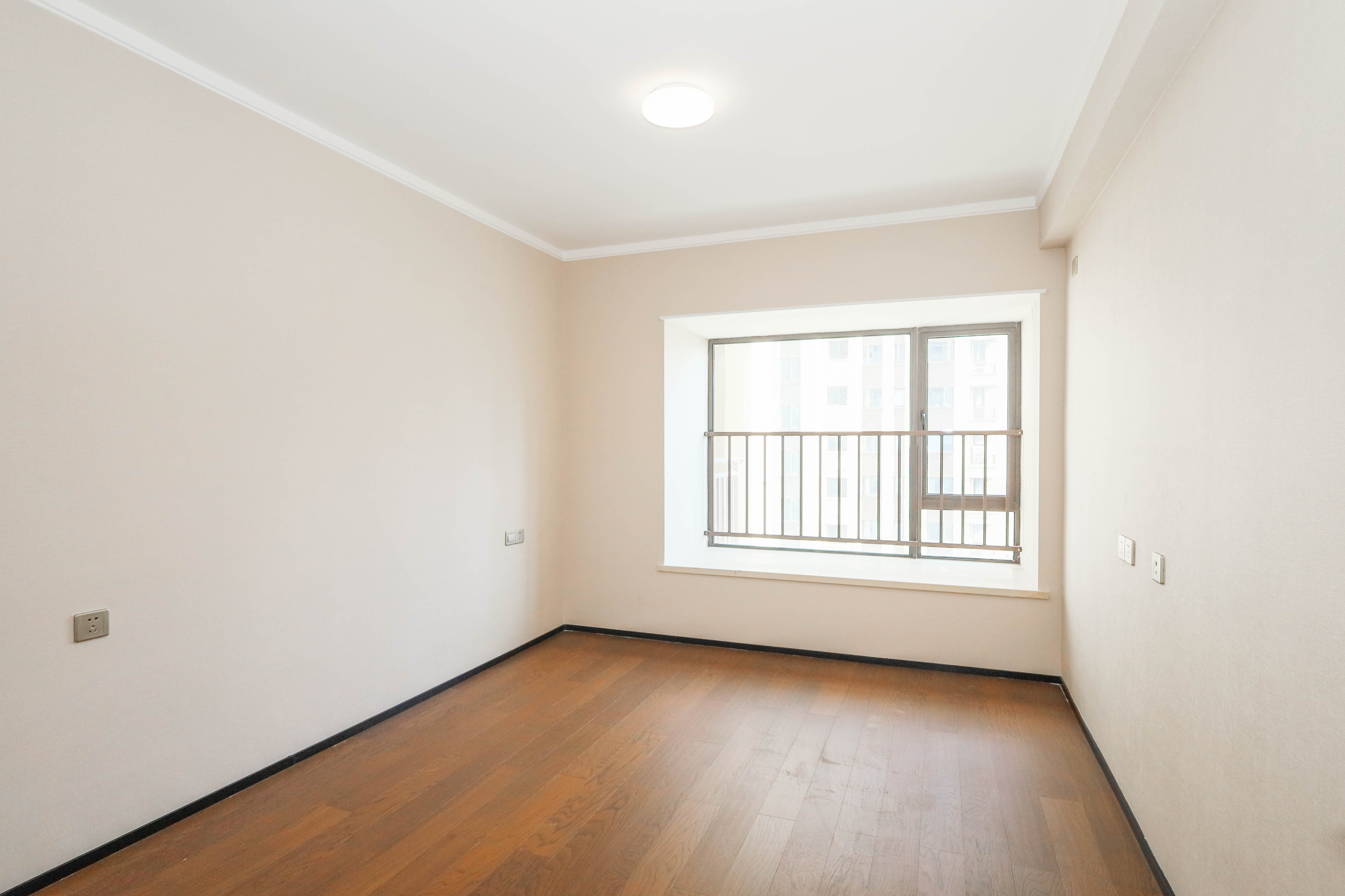 中梁云麓传奇  4室2厅2卫    173.8万卧室