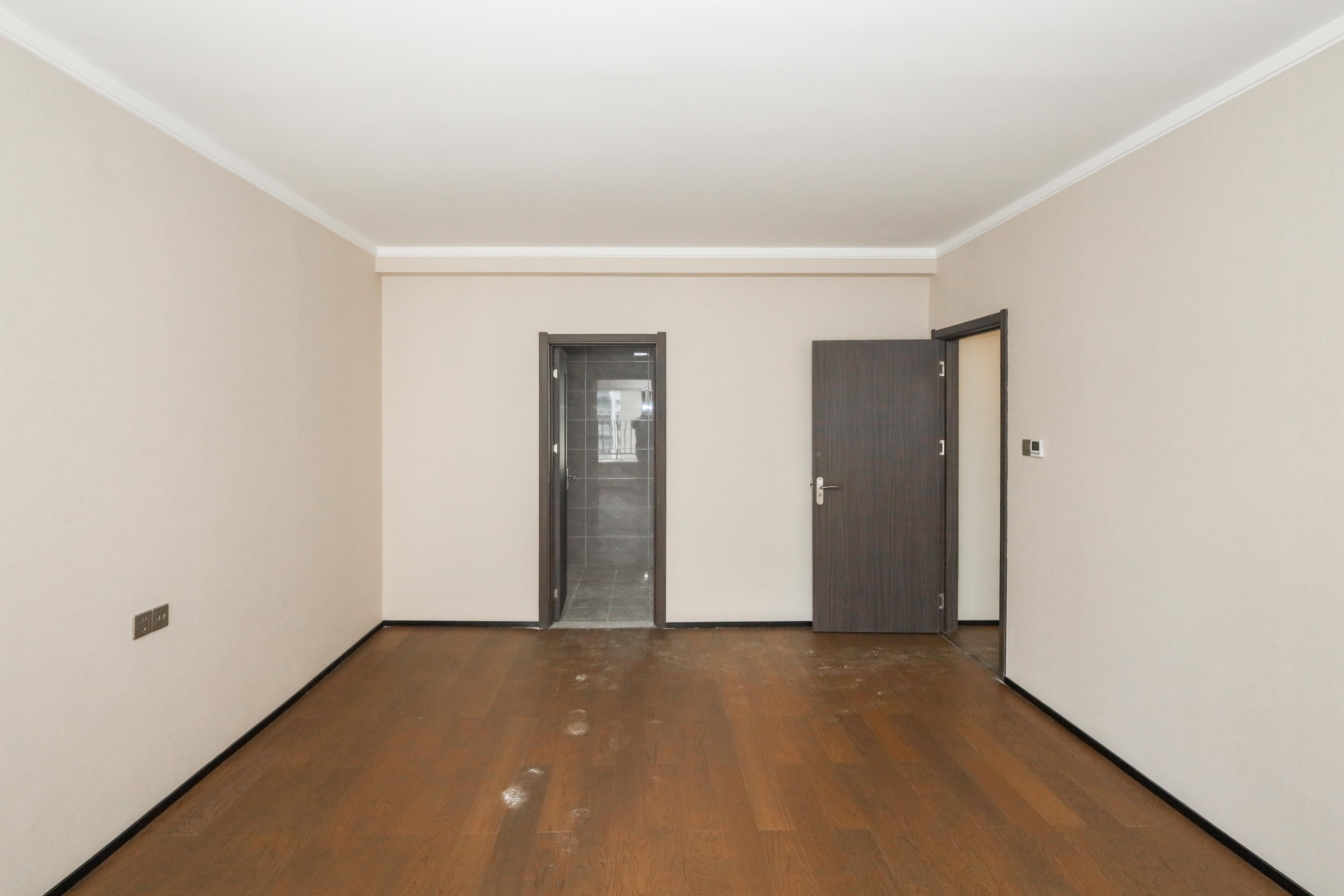 中梁云麓传奇  4室2厅2卫    173.8万卧室