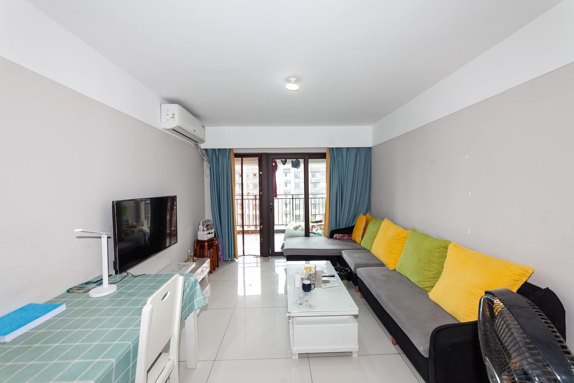 时代倾城三期 2室2厅1卫 67.50万 时代倾城三期 2室2厅1卫 67.50万客厅