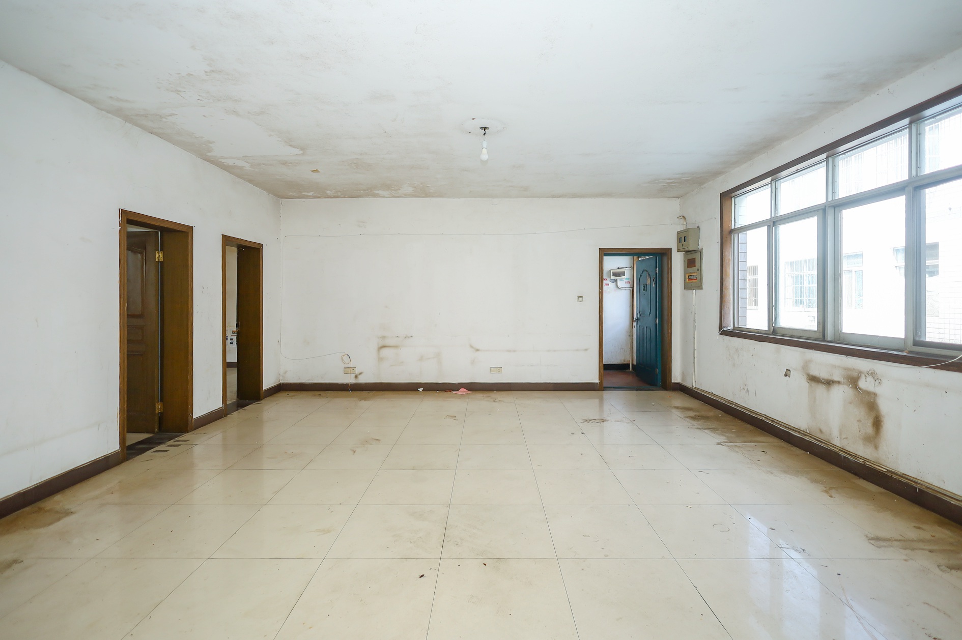 星沙汽配城（大塘村农机市场）  3室2厅1卫    65.0万客厅