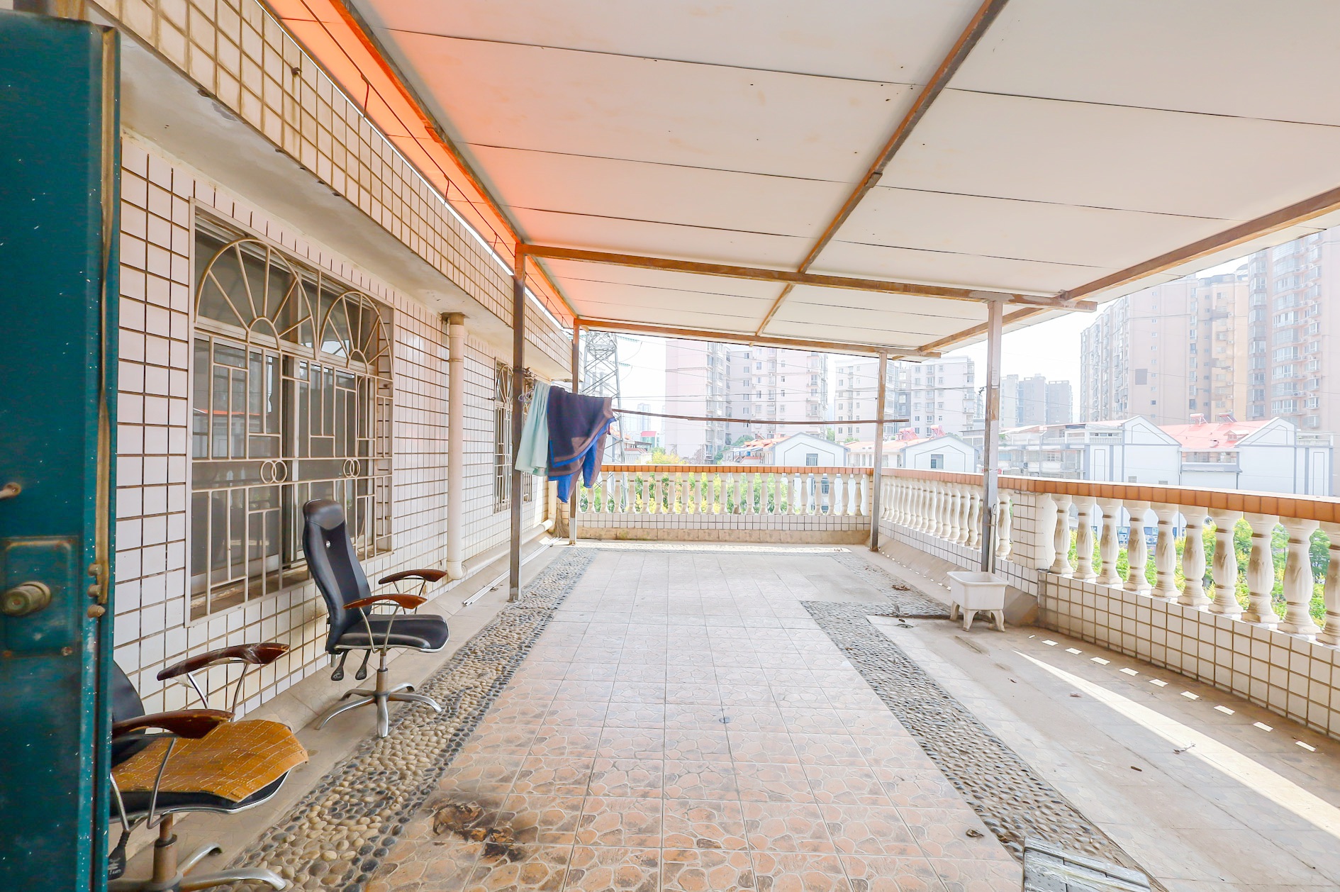 星沙汽配城（大塘村农机市场）  3室2厅1卫    65.0万阳台