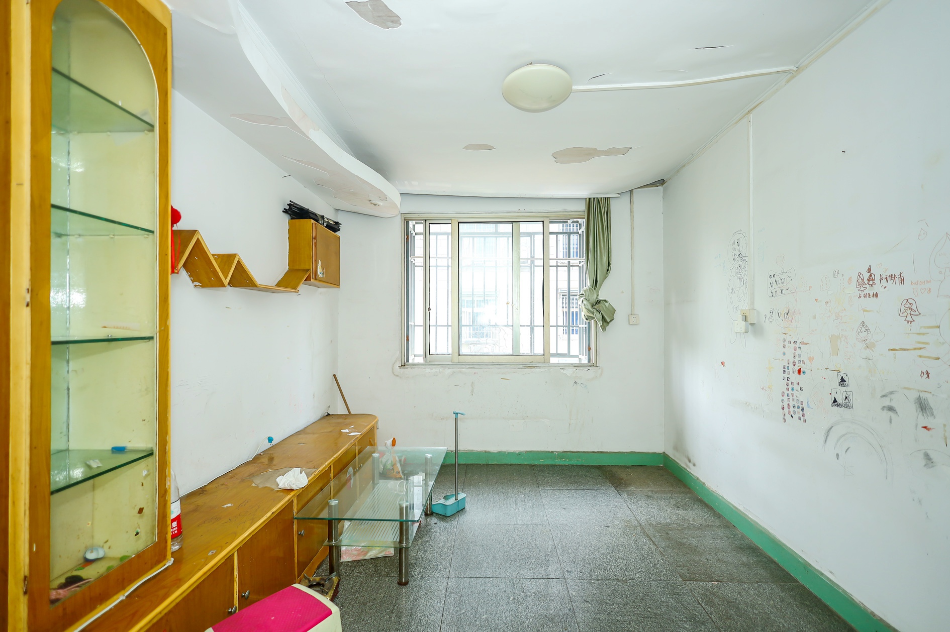 星沙二区 8室5厅5卫 576.0万 星沙二区 8室5厅5卫 576.0万客厅