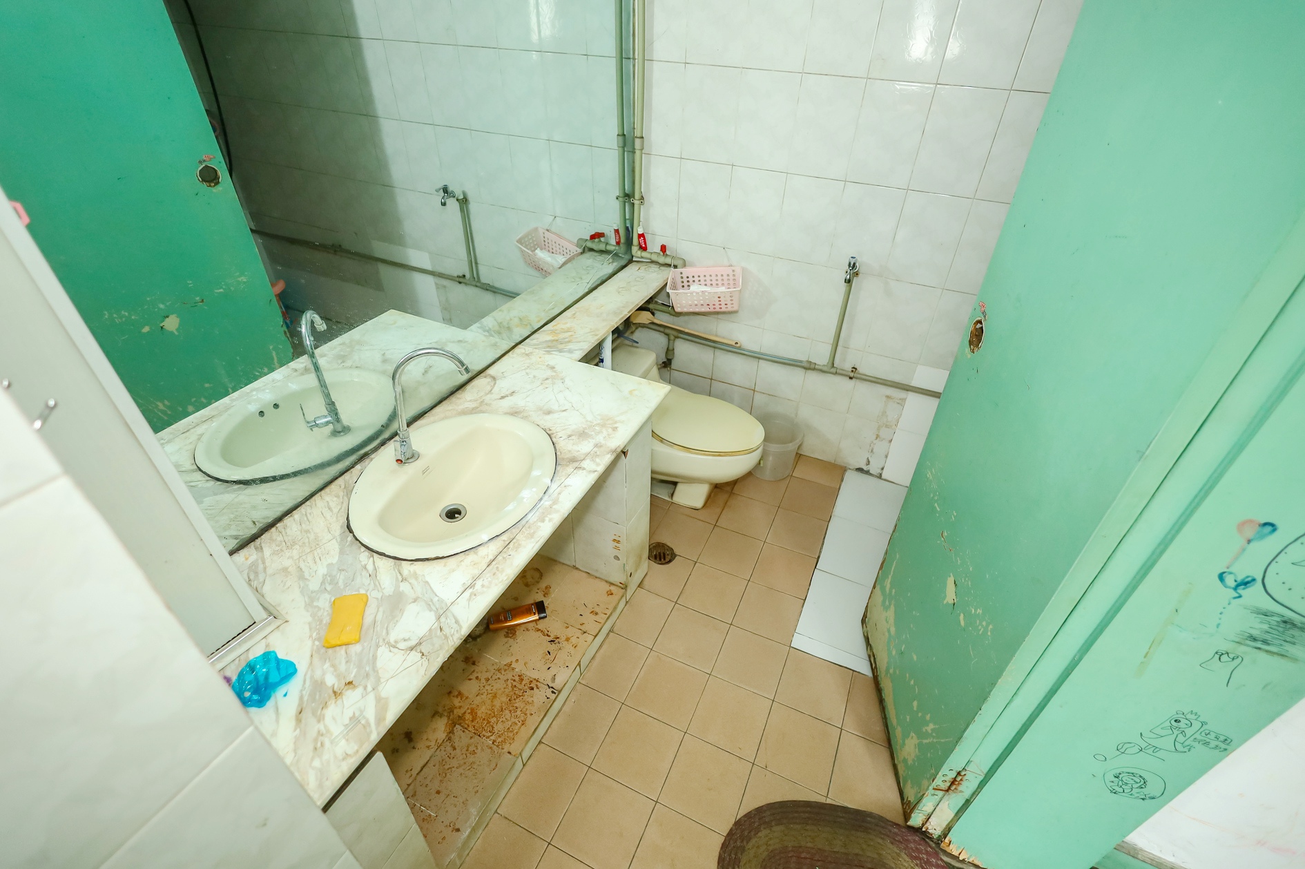 星沙二区 8室5厅5卫 576.0万 星沙二区 8室5厅5卫 576.0万卫生间